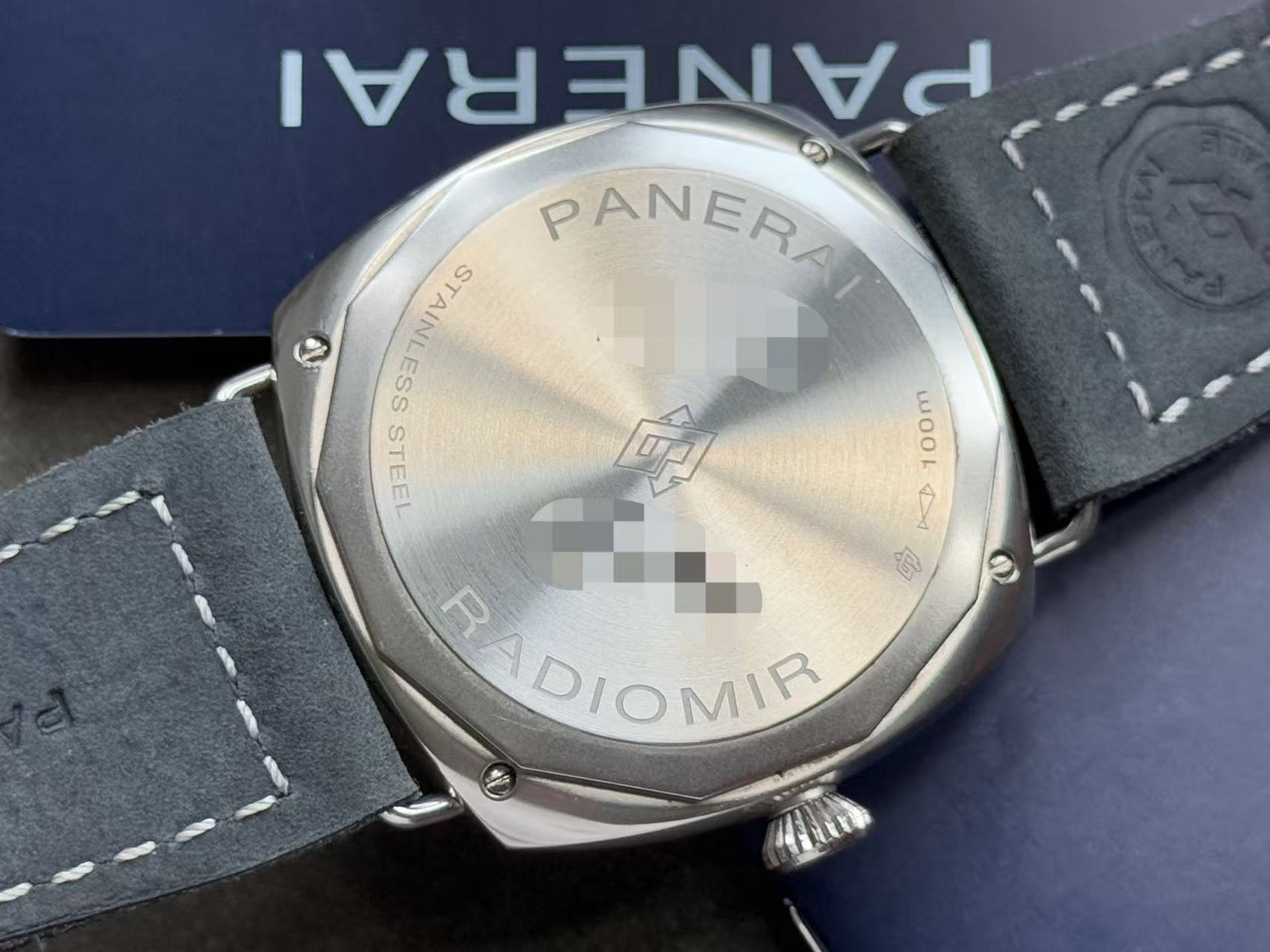 Panerai PAM01335 detail 5