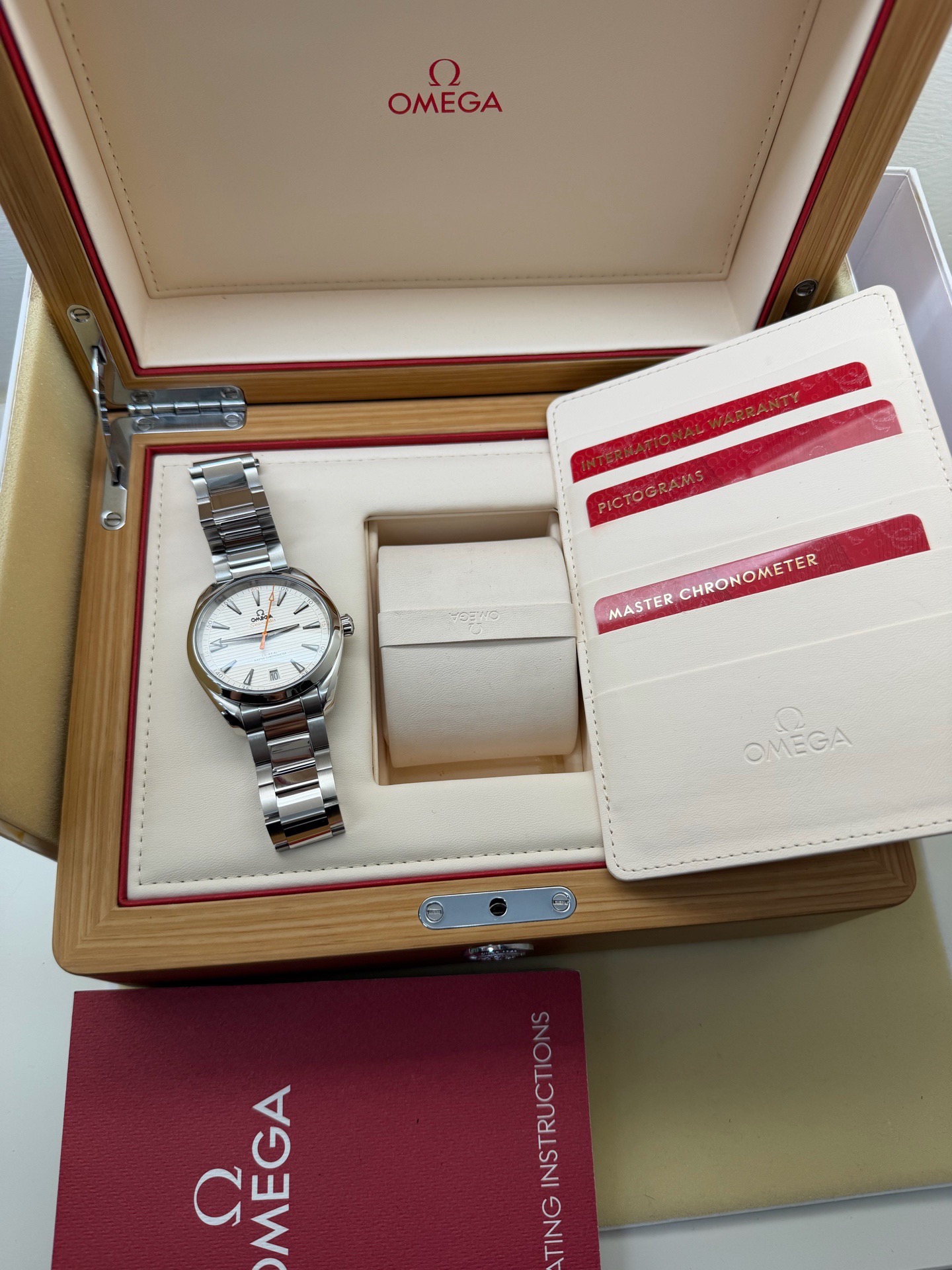 Omega 220.10.41.21.02.001
