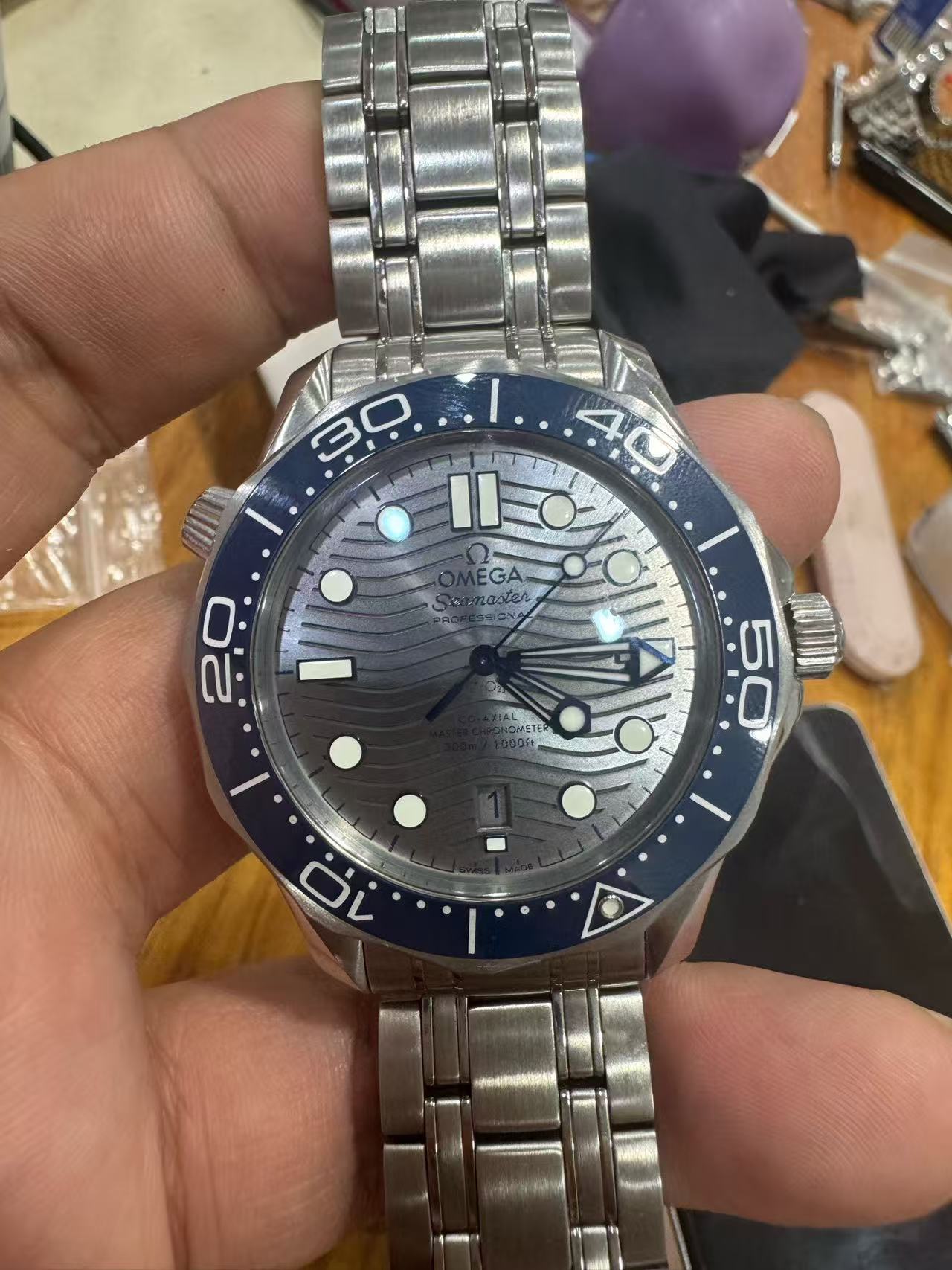 Omega 210.30.42.20.06.001