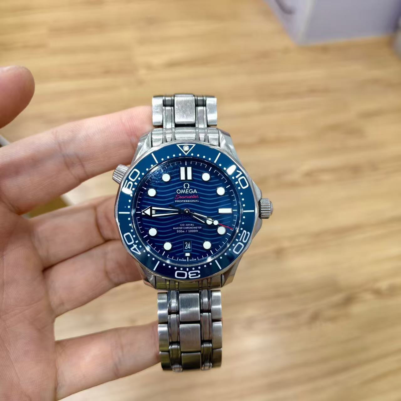 Omega 210.30.42.20.03.001