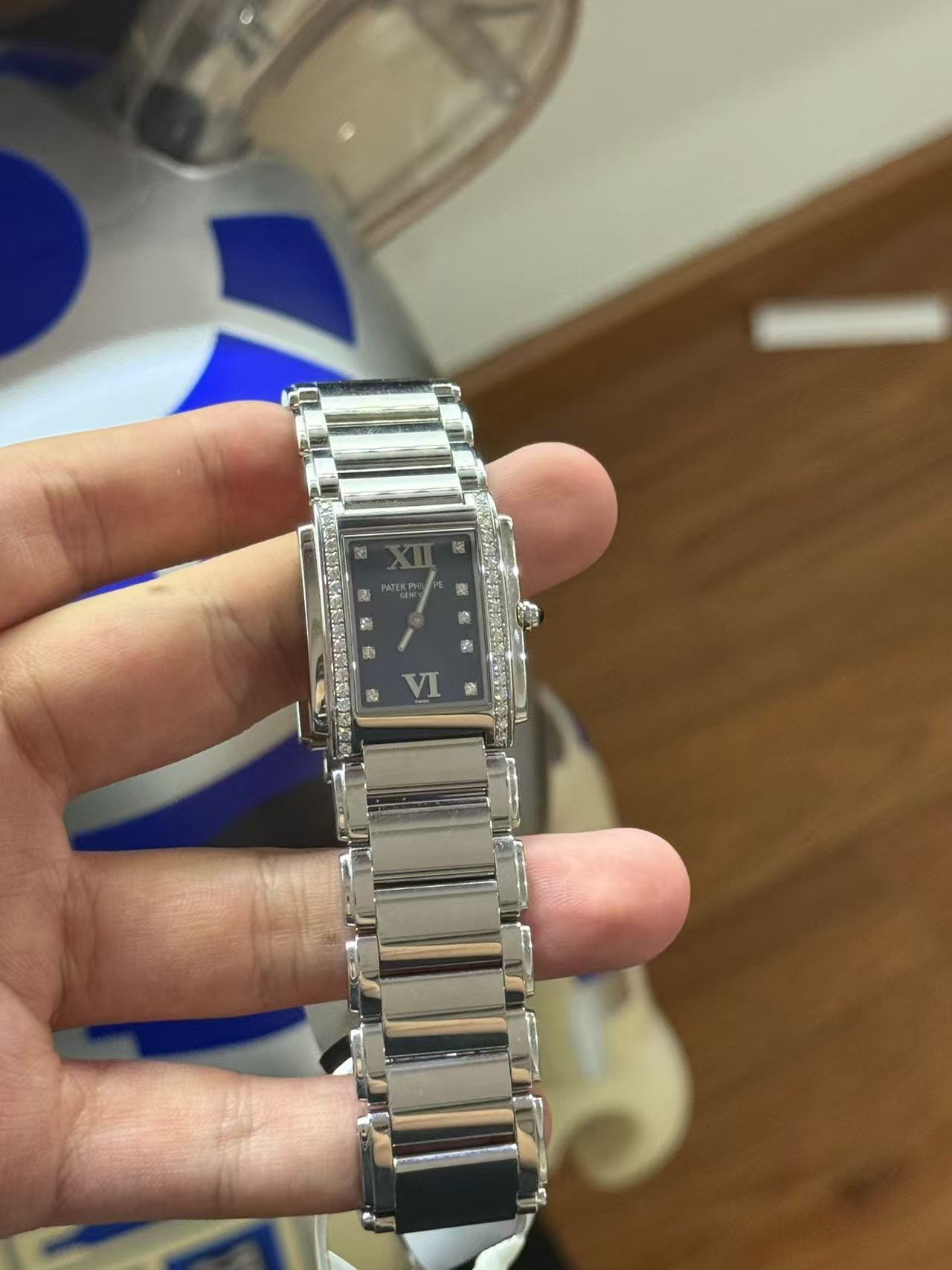 Patek Philippe 4910 / 10A-012