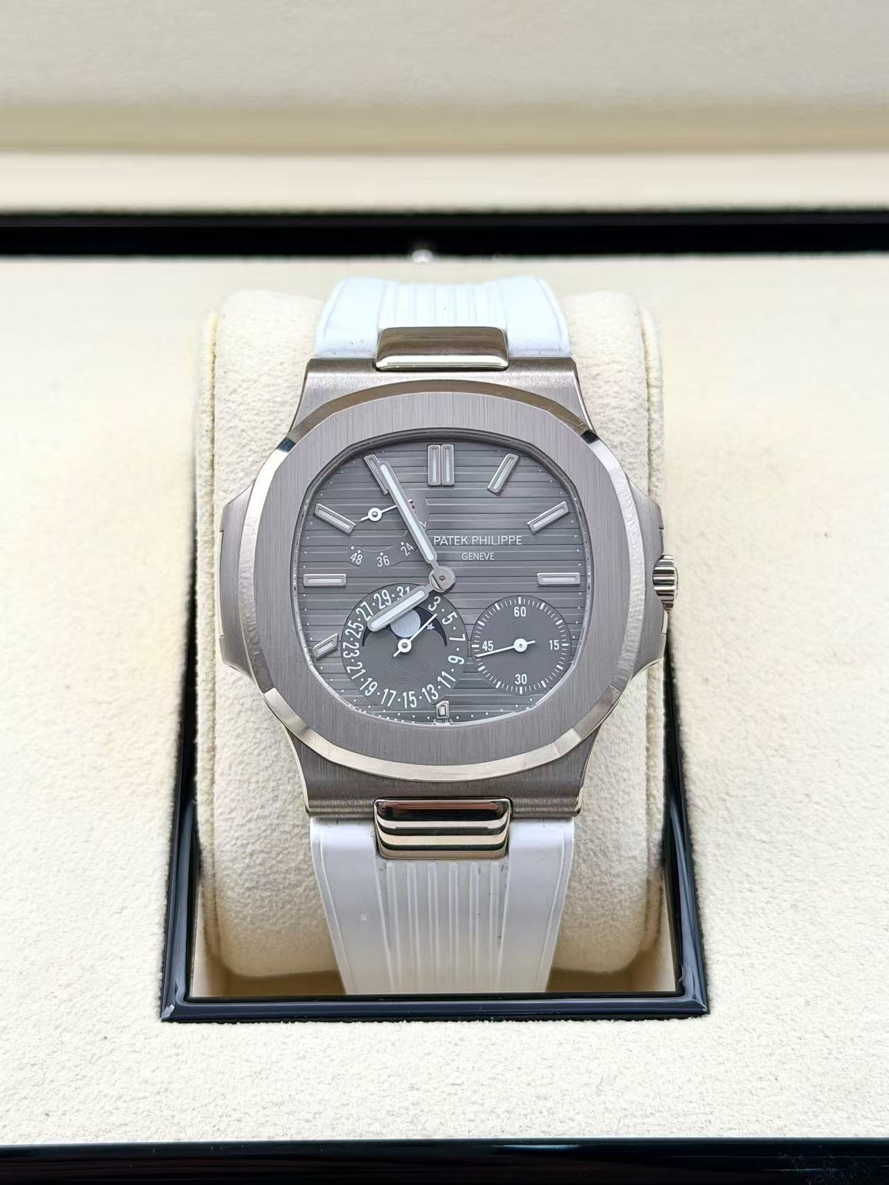 Patek Philippe 5712G-001