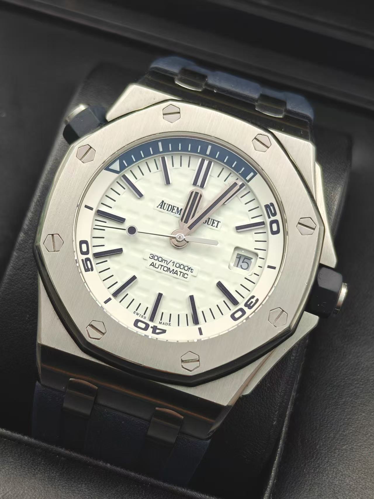 Audemars Piguet 15710ST.OO.A010CA.01