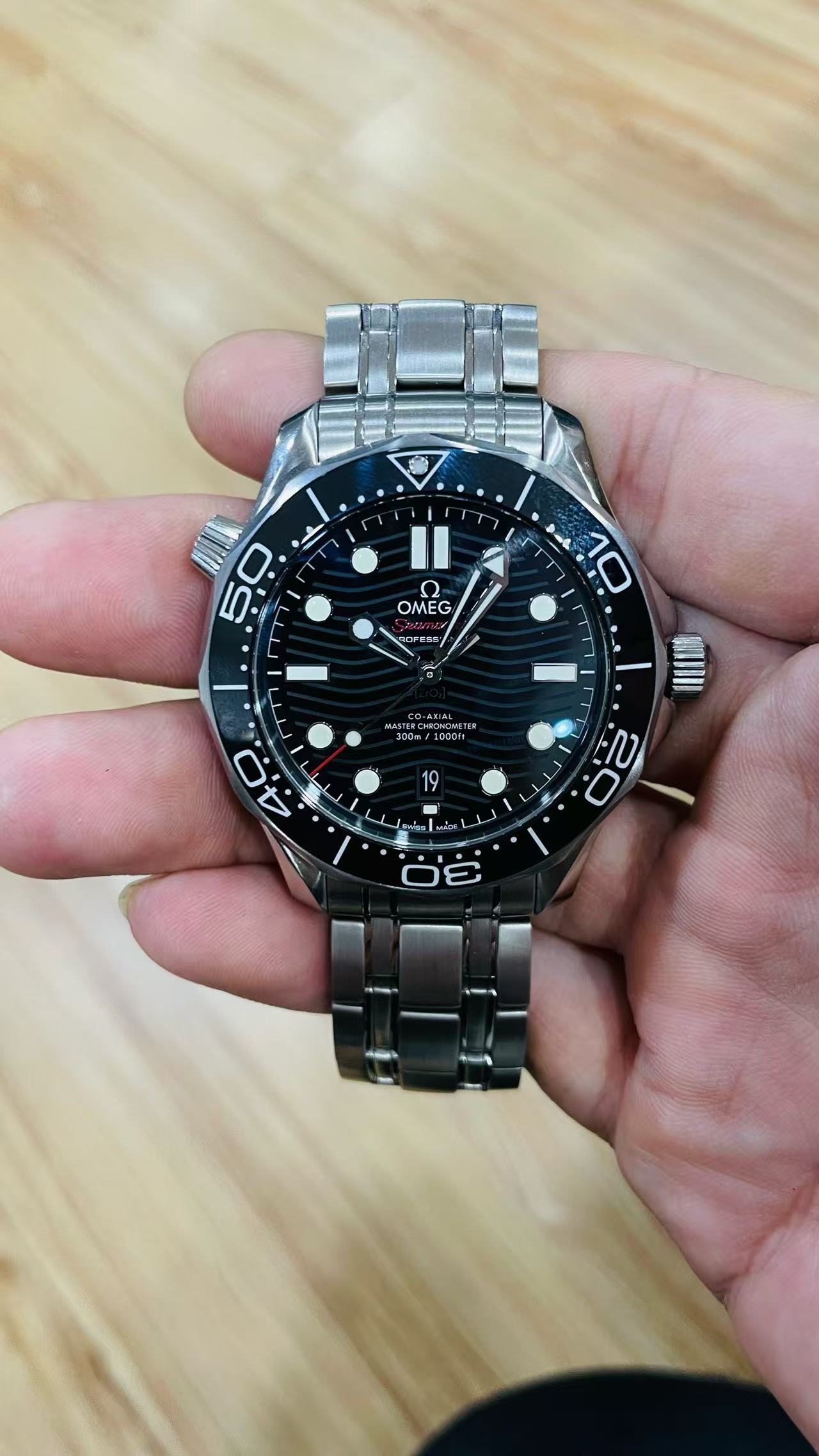Omega 210.30.42.20.01.001