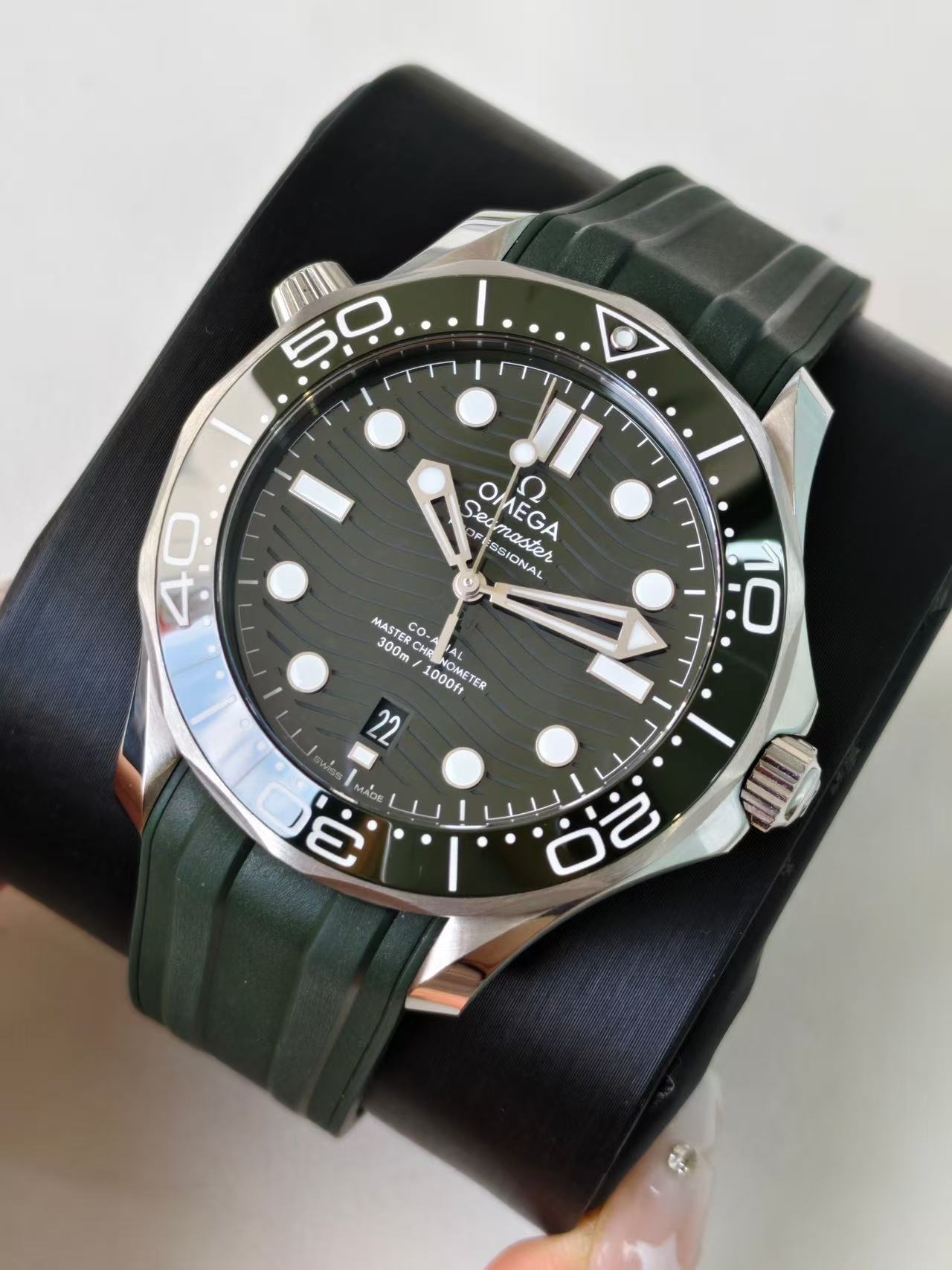 Omega 210.32.42.20.10.001