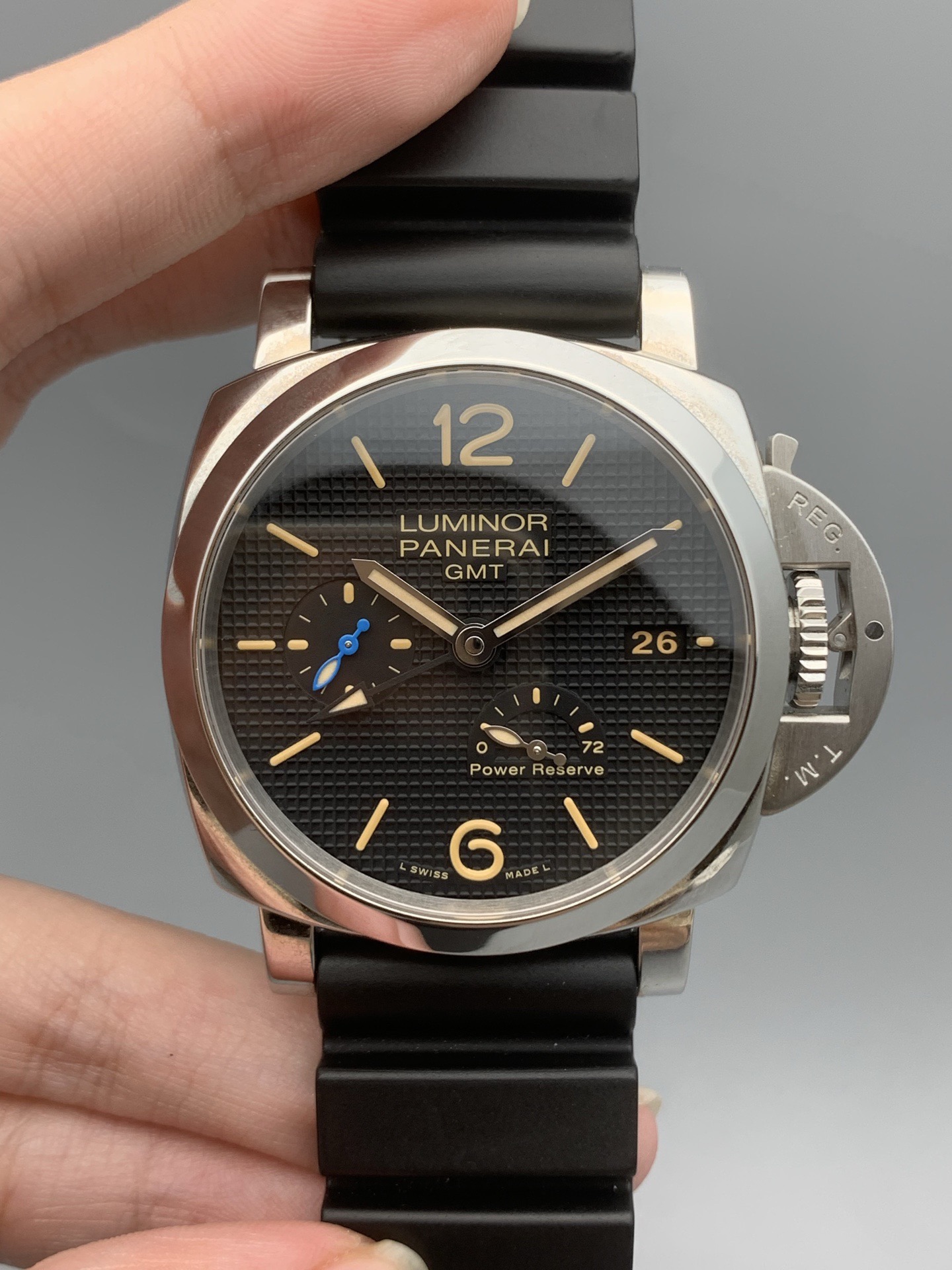 Panerai PAM01537