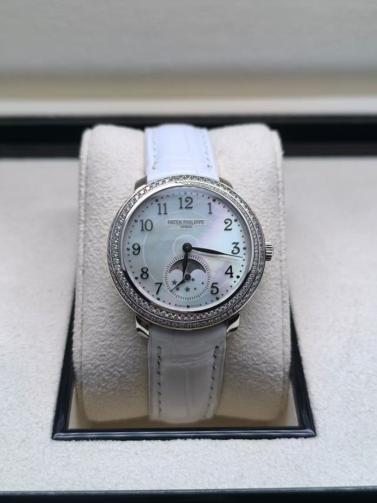 Patek Philippe 4968G-010