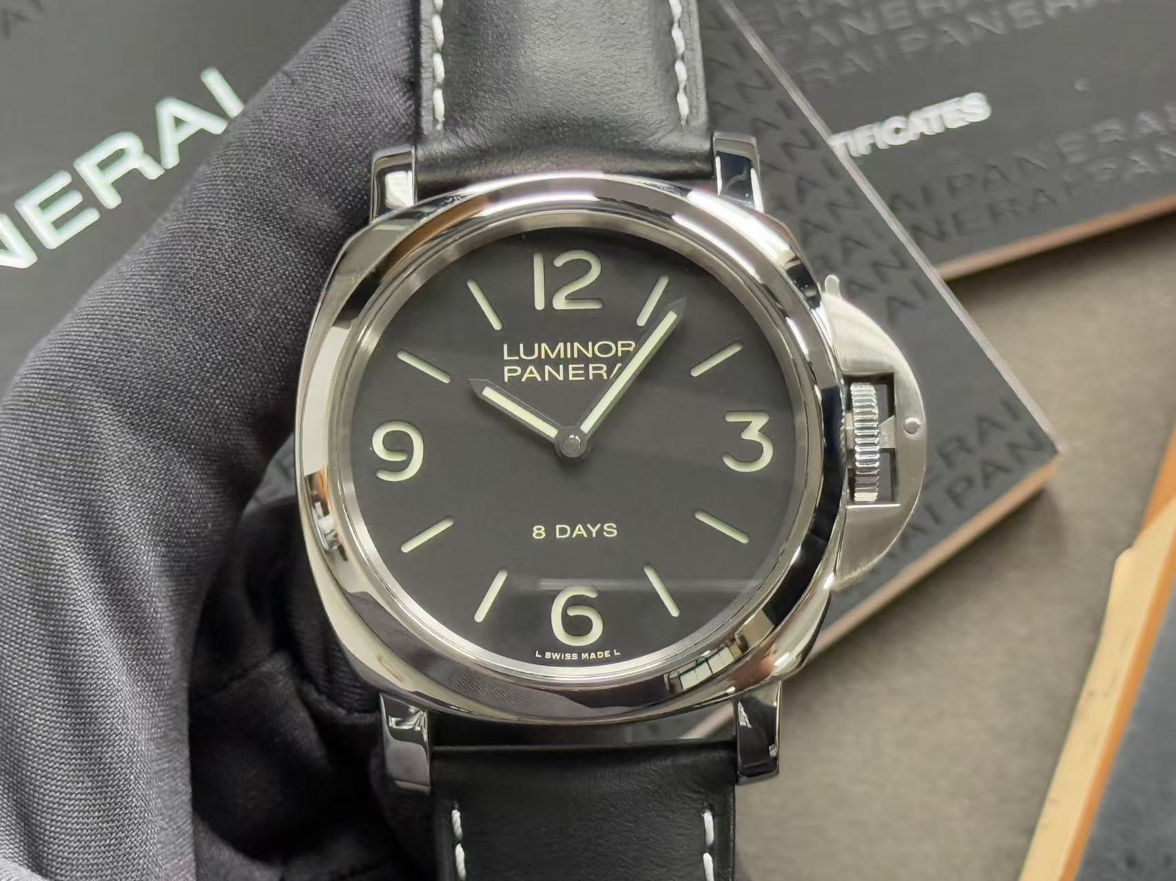 Panerai PAM00560