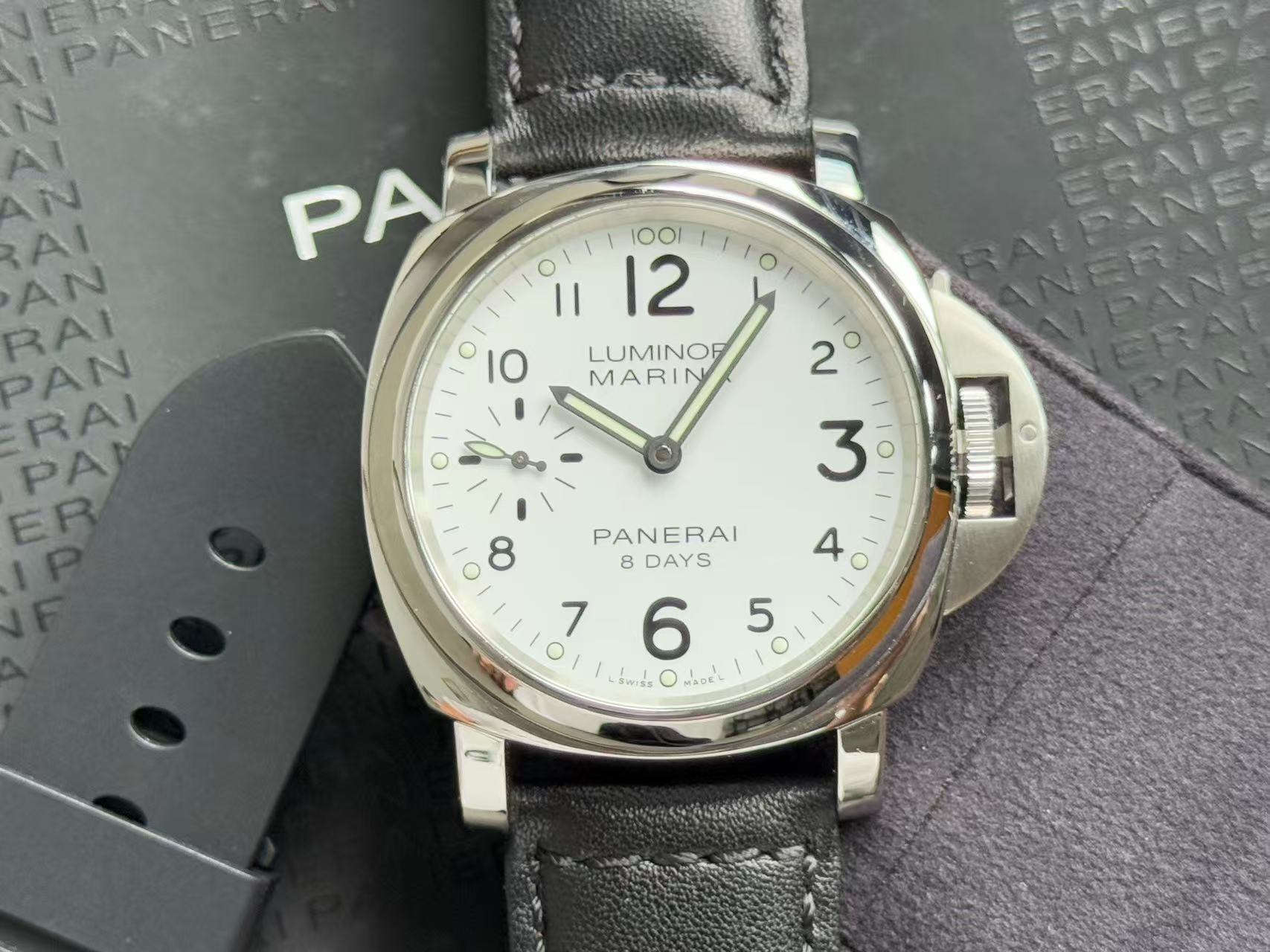 Panerai PAM00563