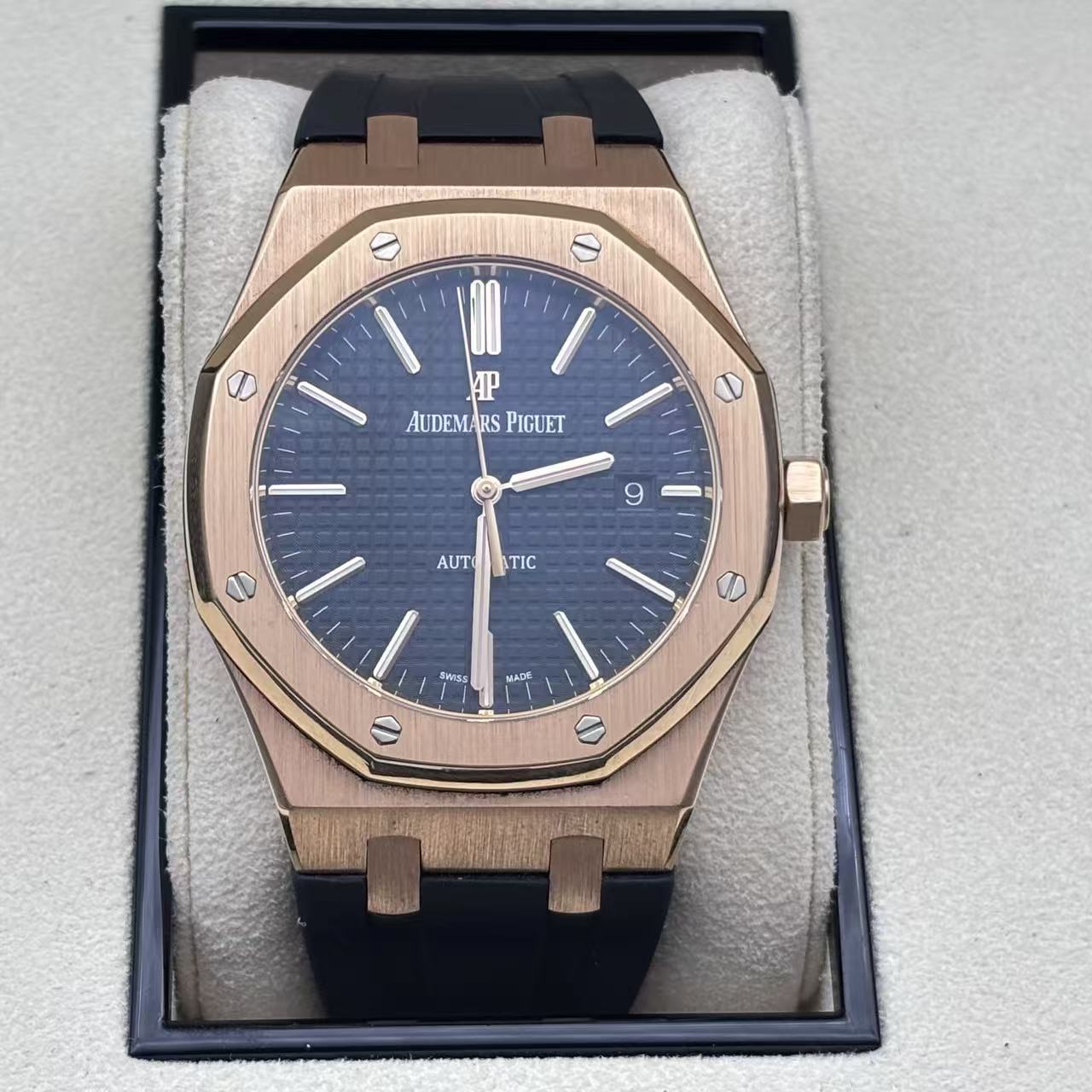 Audemars Piguet 15400OR.OO.D002CR.01