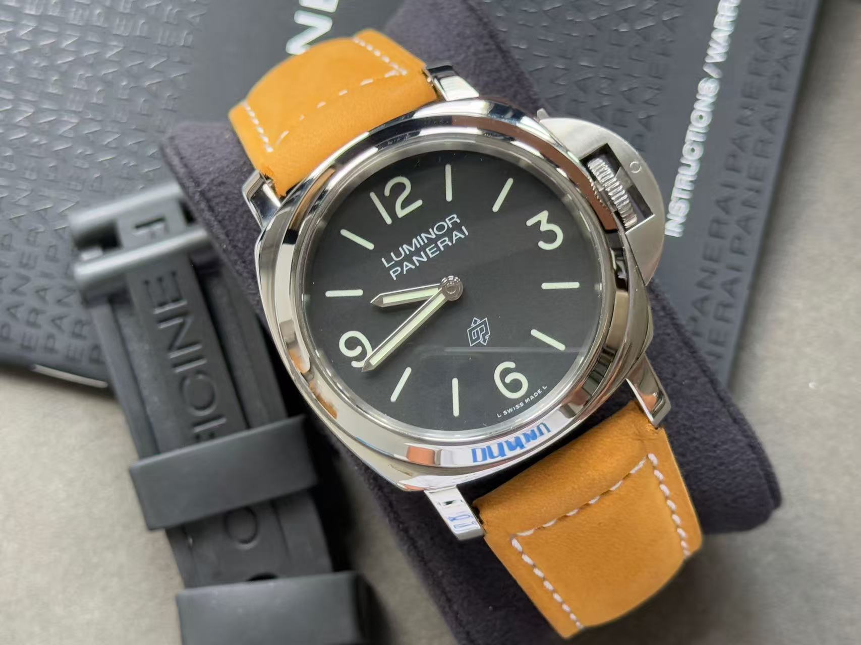 Panerai PAM01086