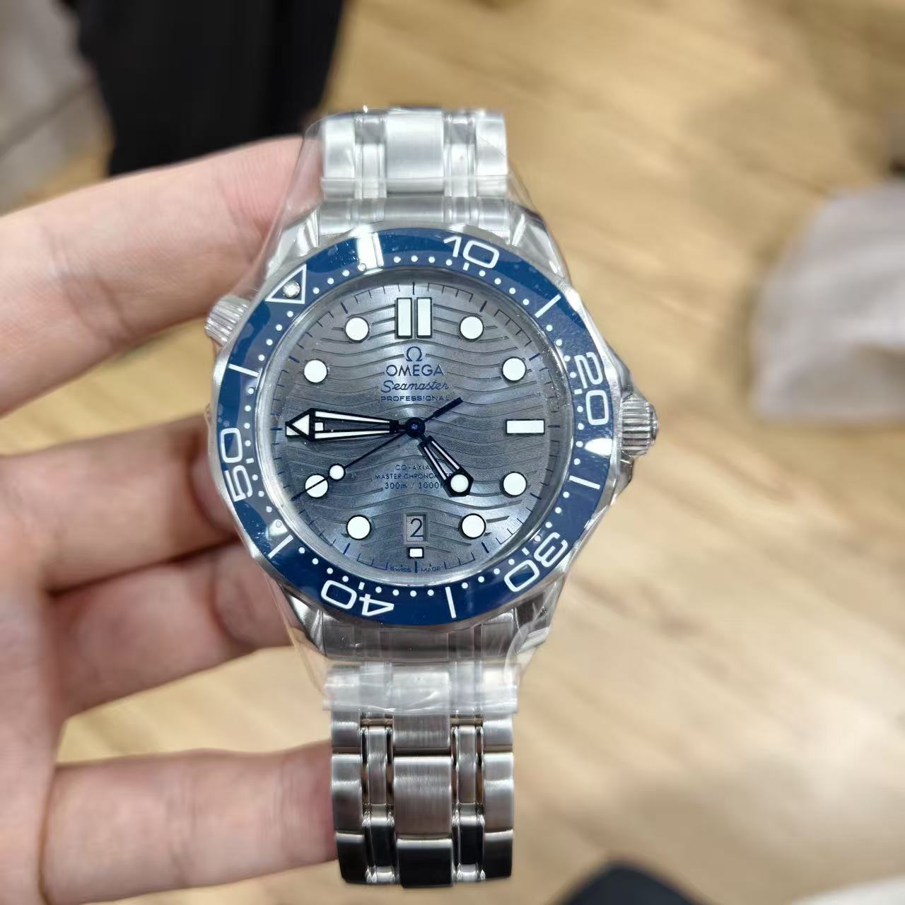 Omega 210.30.42.20.06.001