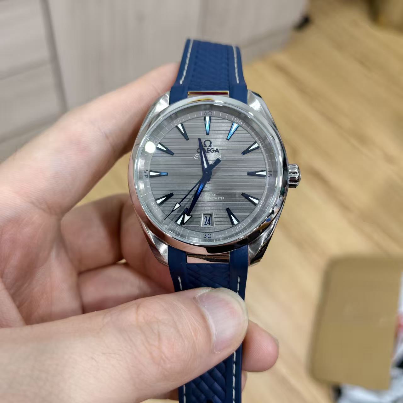 Omega 220.12.41.21.06.001