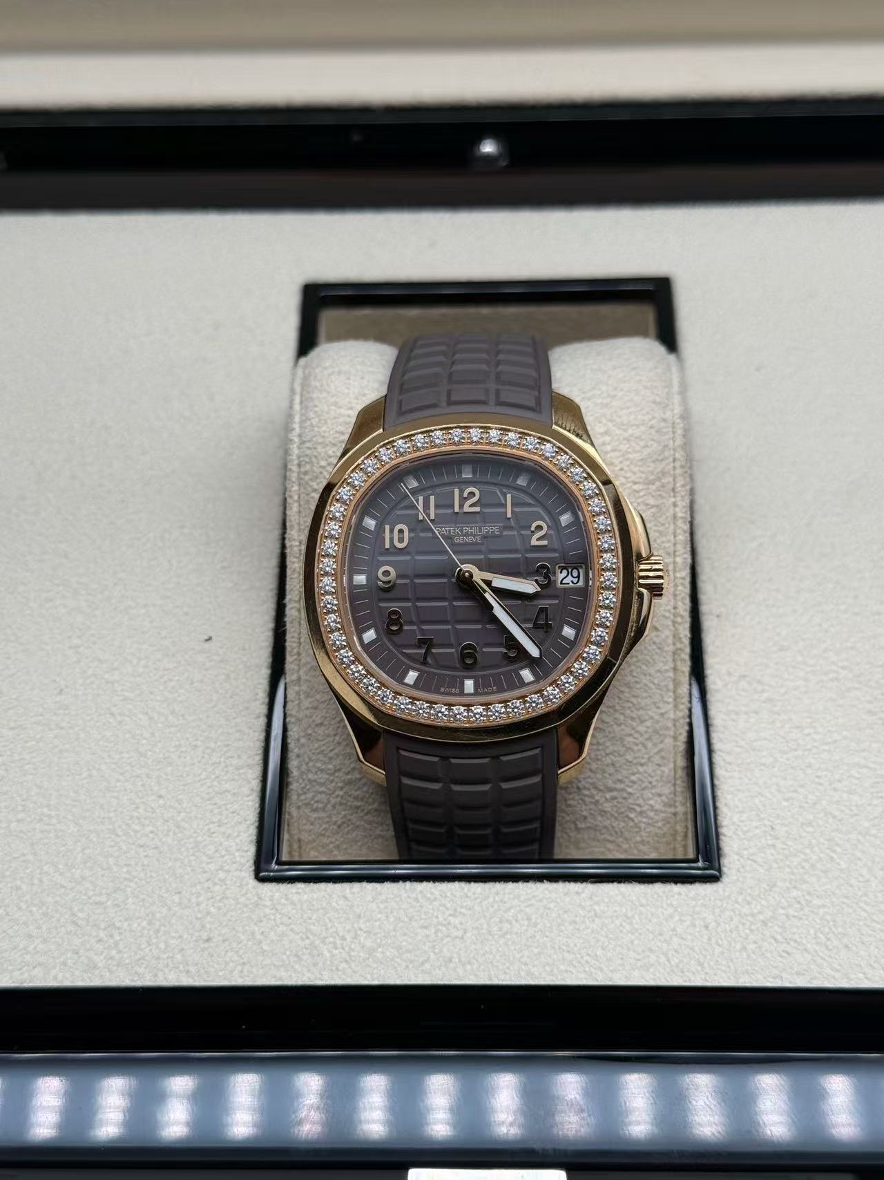 Patek Philippe 5268 / 200R-010