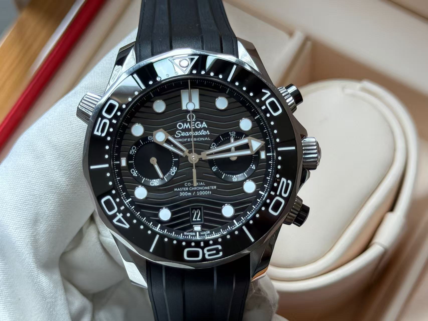 Omega 210.32.44.51.01.001