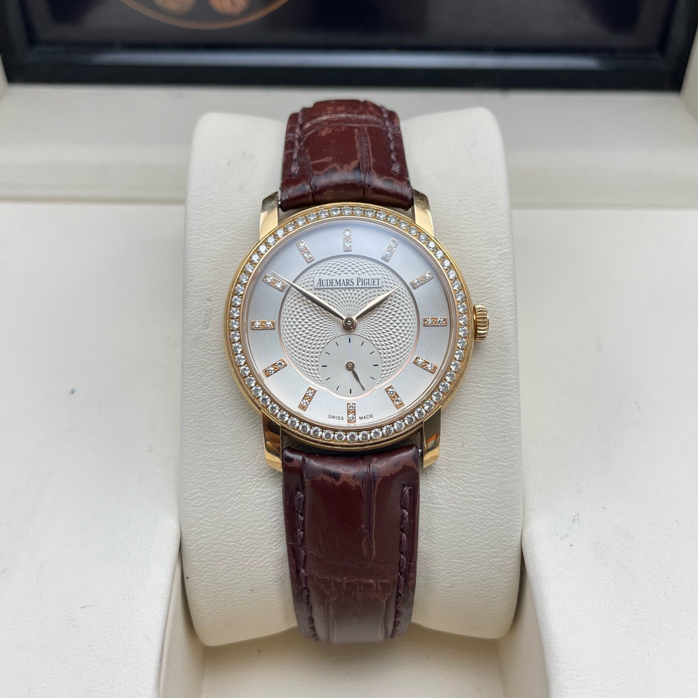 Audemars Piguet 77240OR.ZZ.A811CR.01