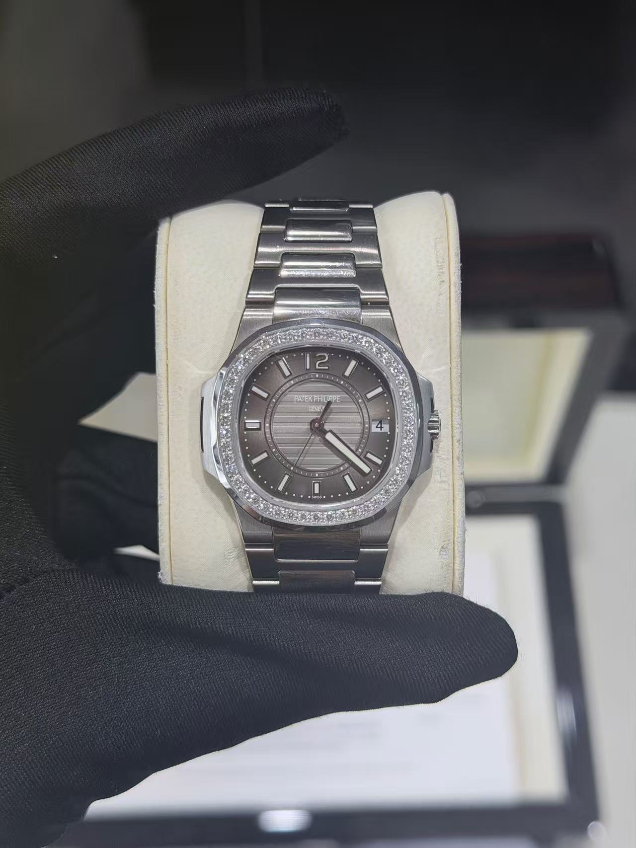 Patek Philippe 7010 / 1G-010