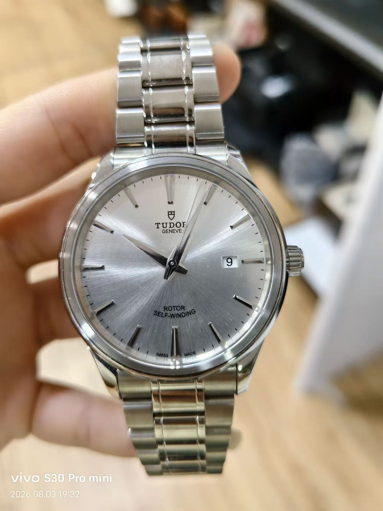 Tudor m12700-0001