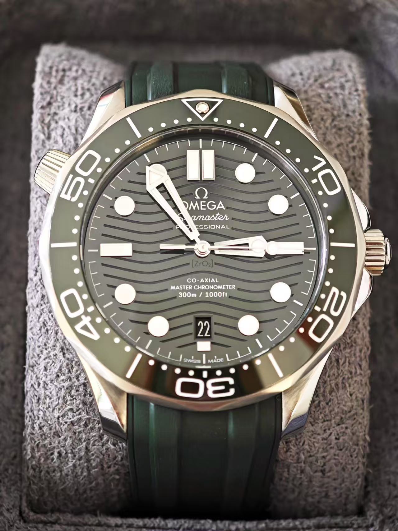 Omega 210.32.42.20.10.001