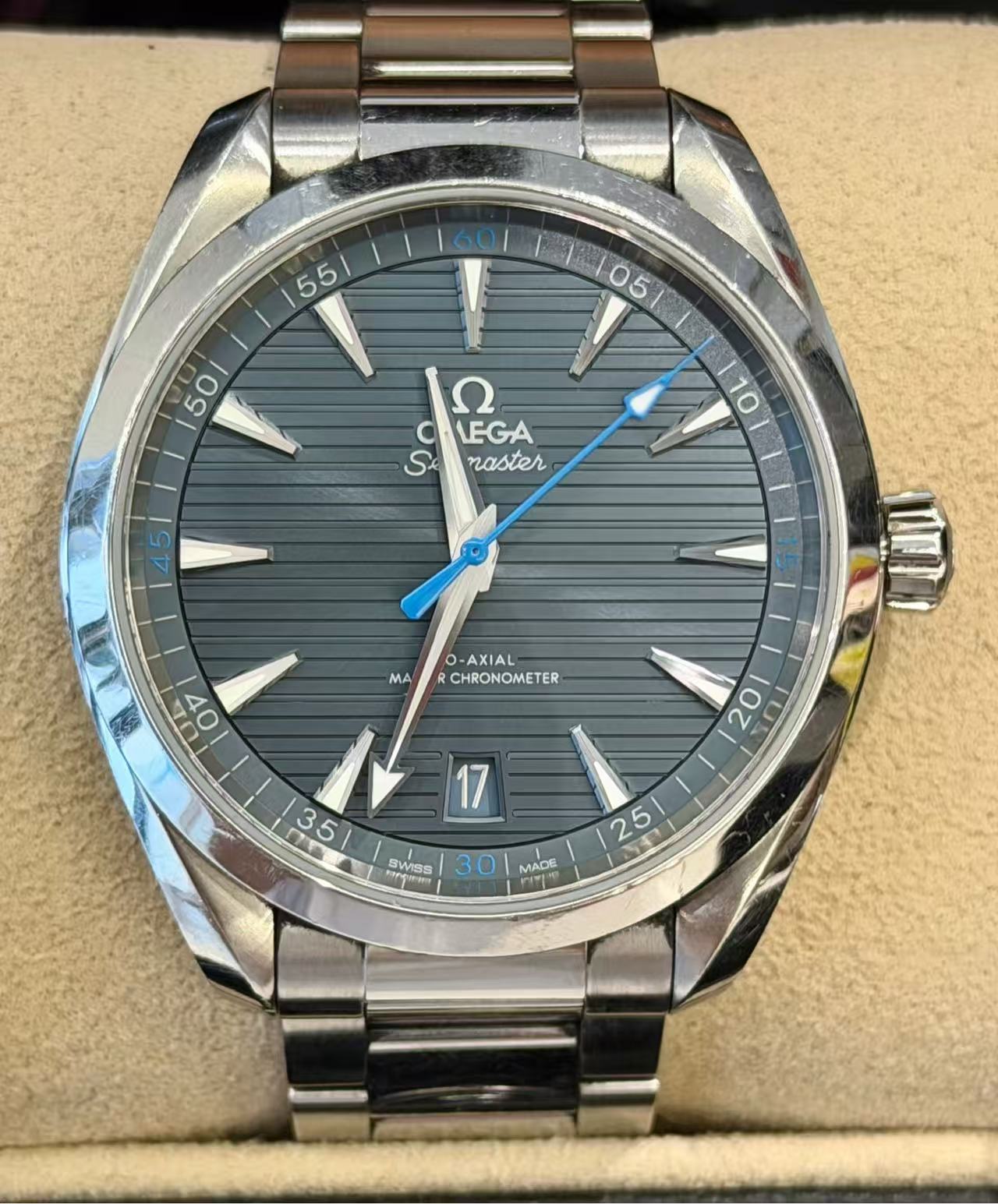 Omega 220.10.41.21.03.002
