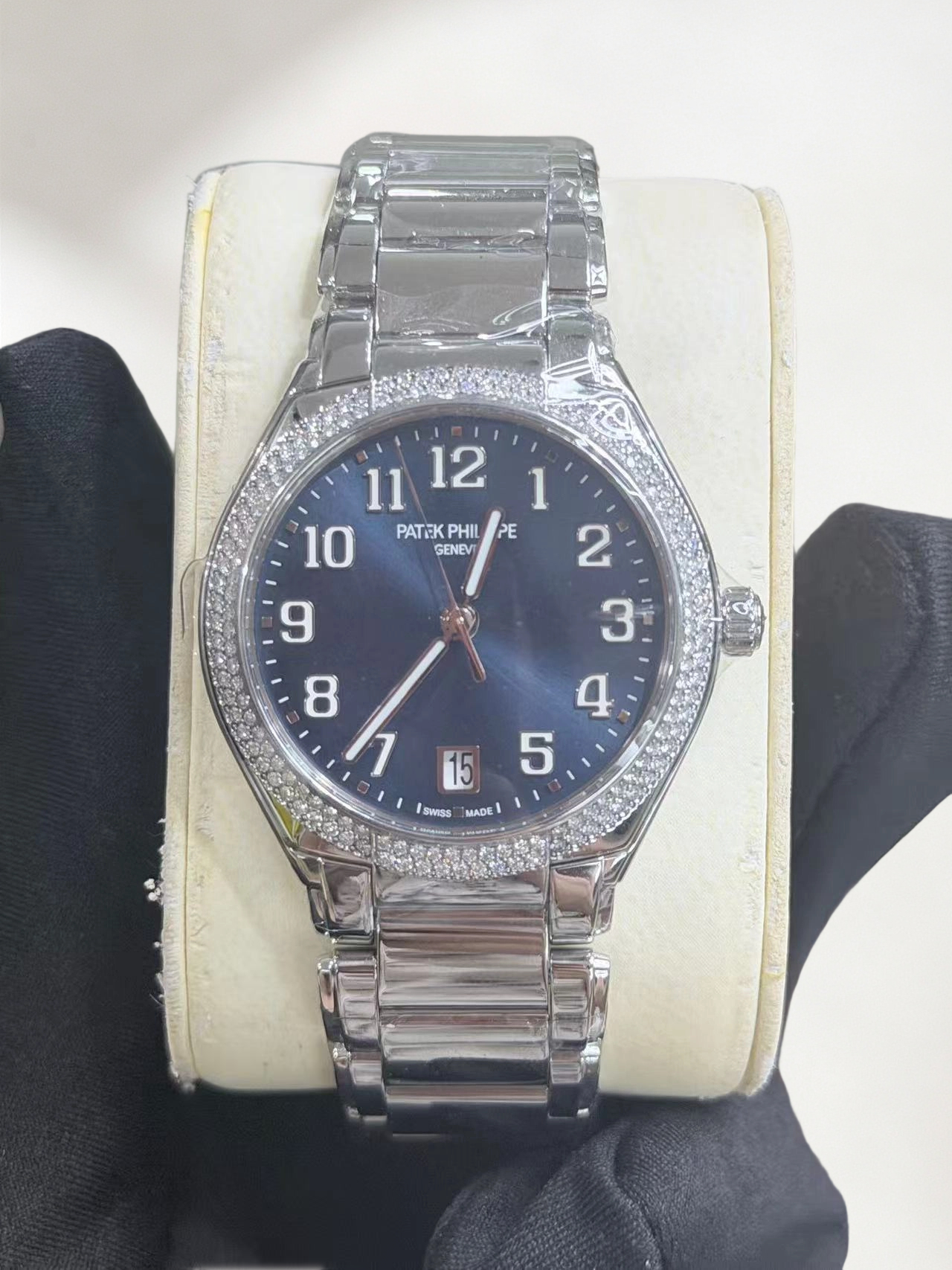 Patek Philippe 7300 / 1200A-001