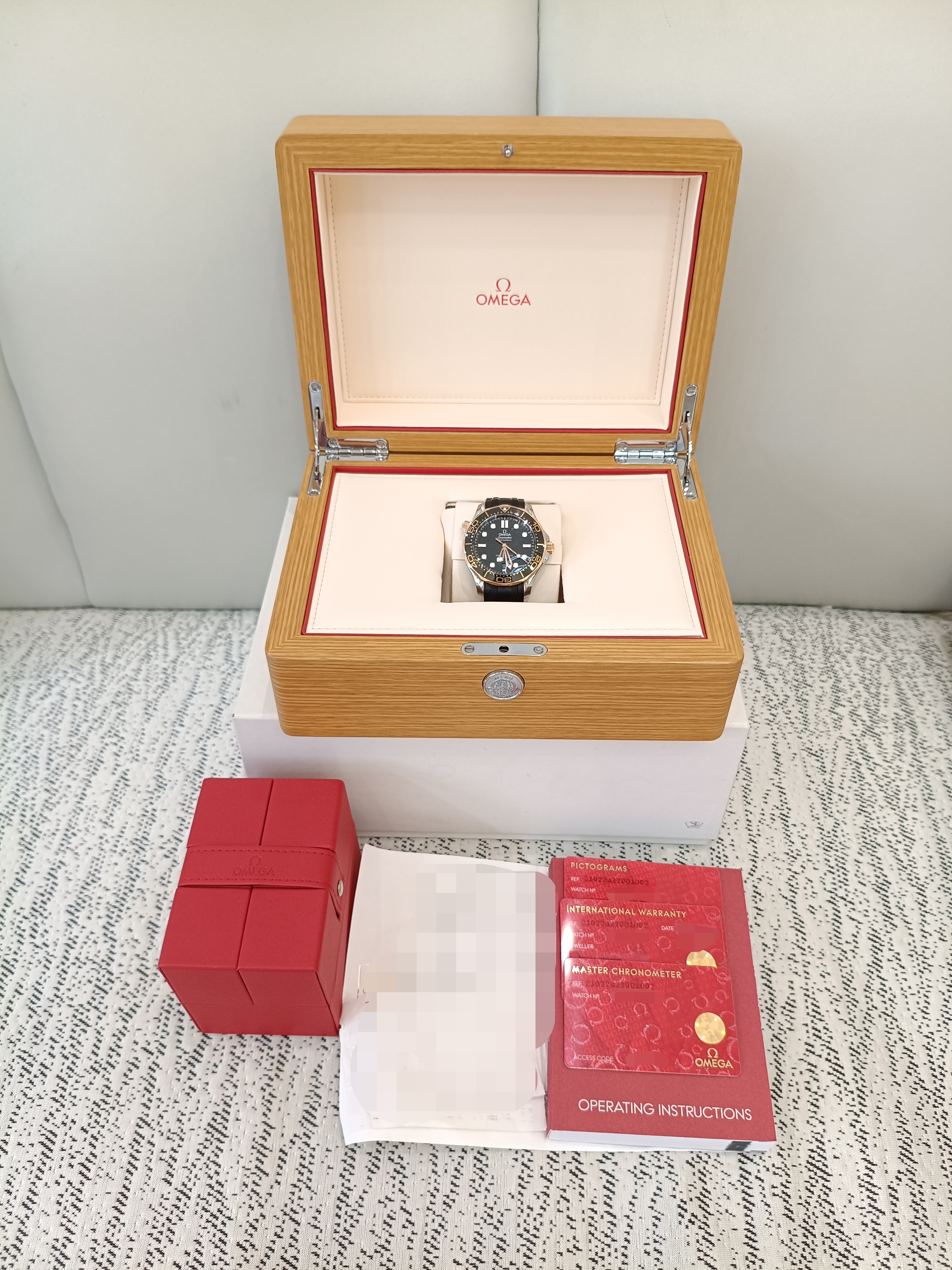 Omega 210.22.42.20.01.002