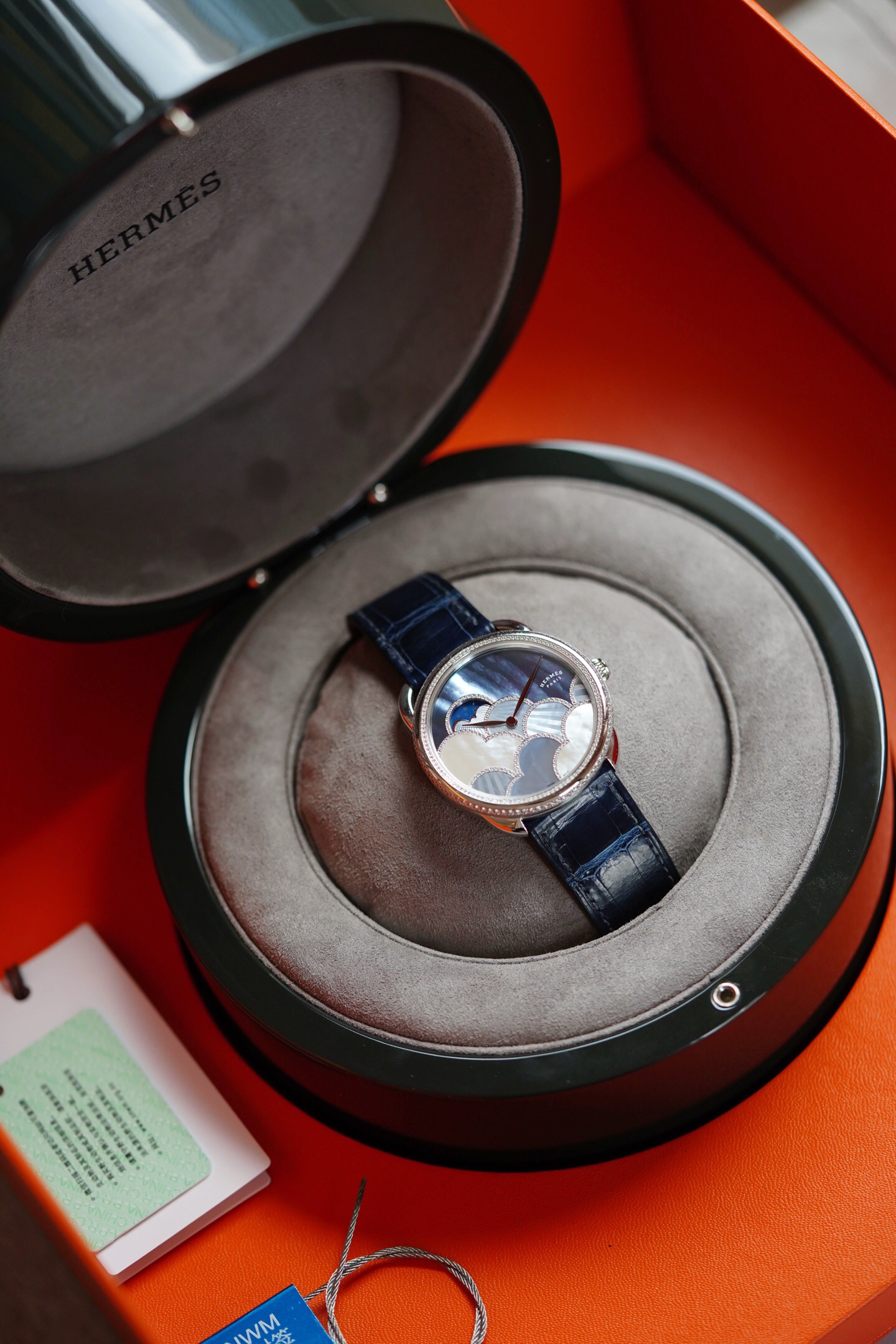 Herm&egrave;s Arceau Petite Lune dans Les Nuages