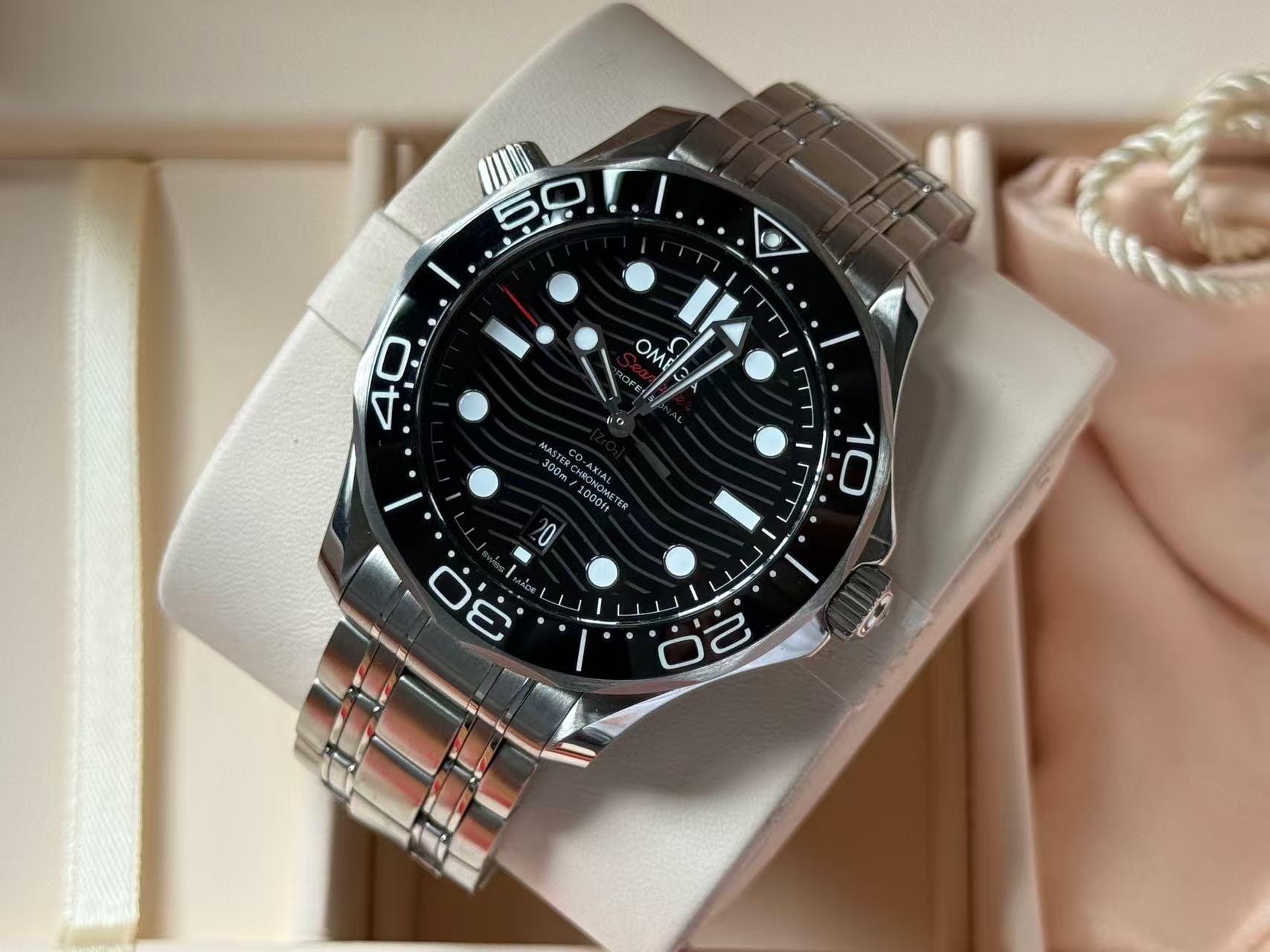 Omega 210.30.42.20.01.001