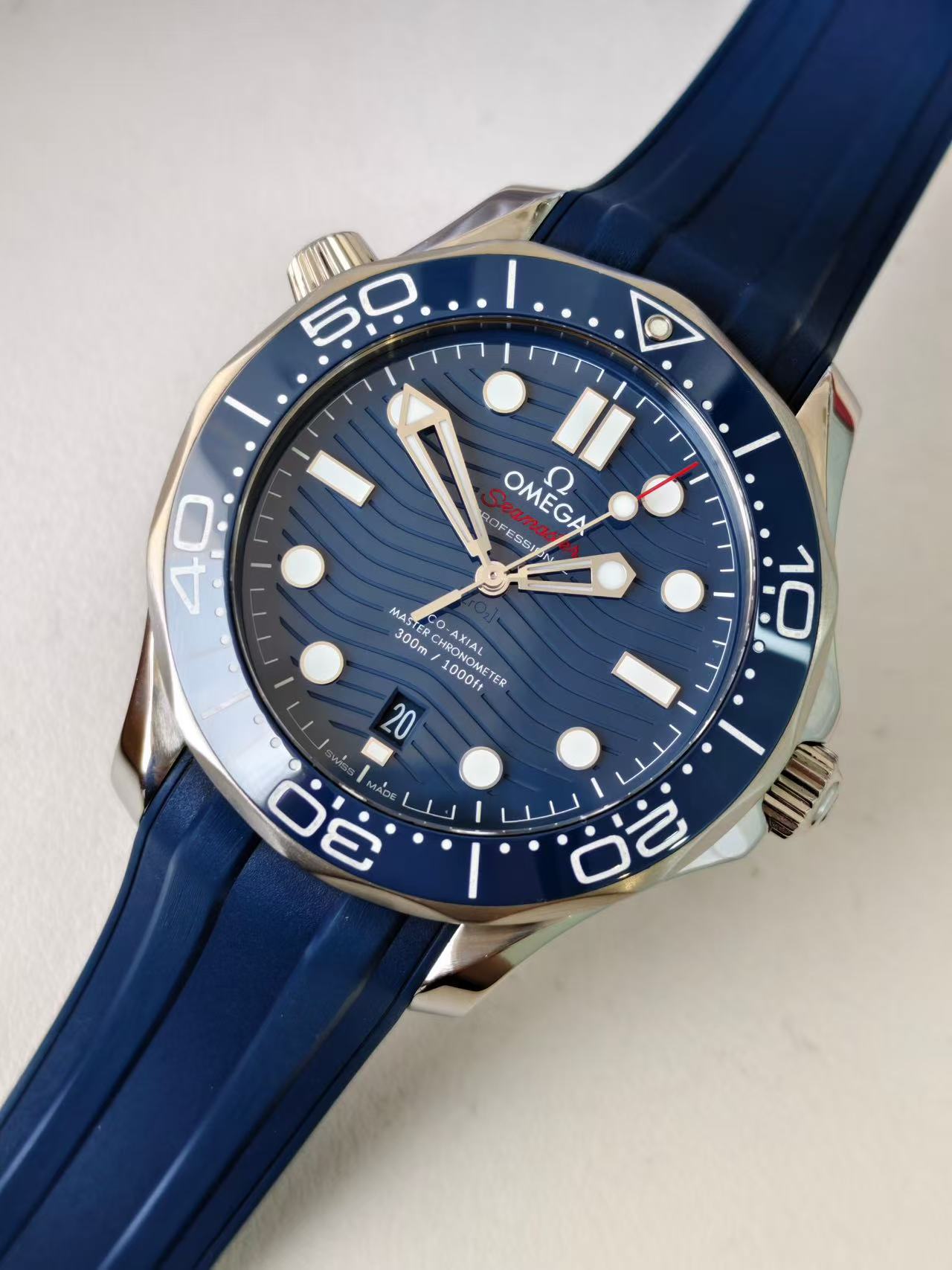 Omega 210.32.42.20.03.001