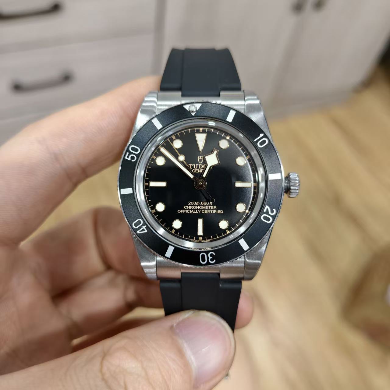 Tudor m79000n-0002