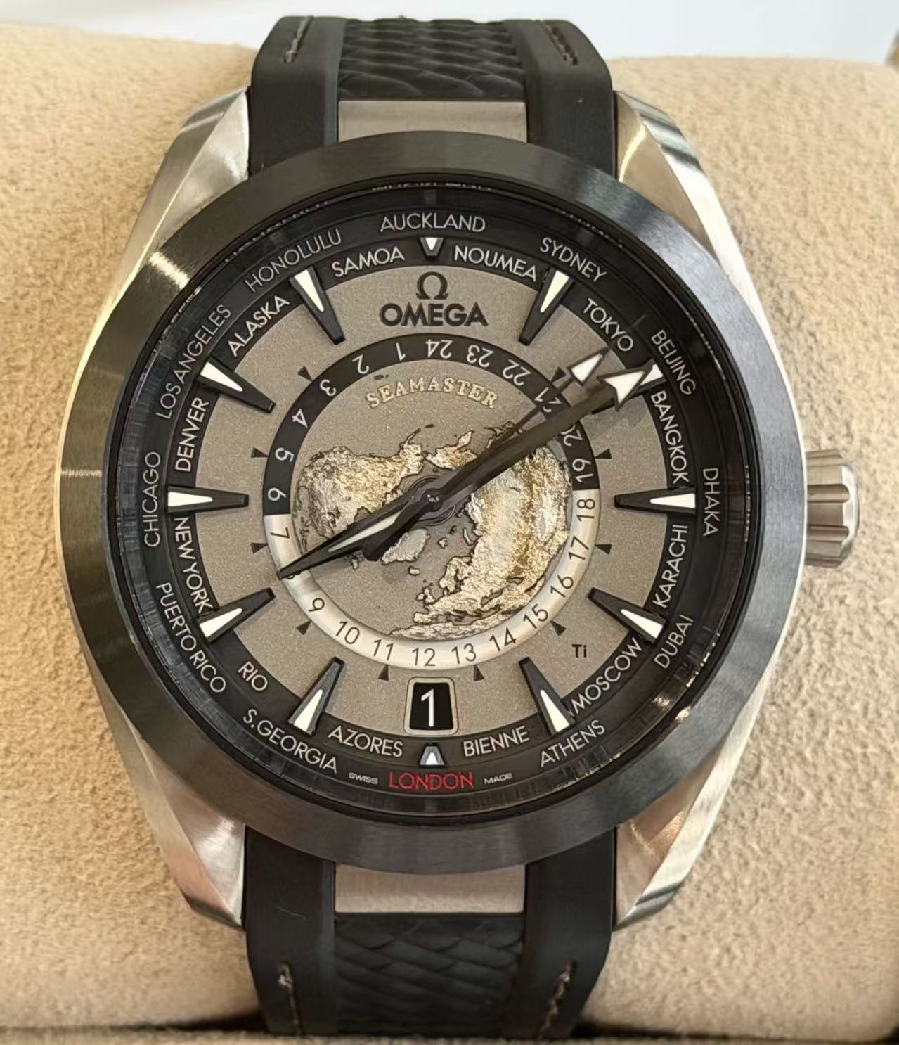 Omega 220.92.43.22.99.001