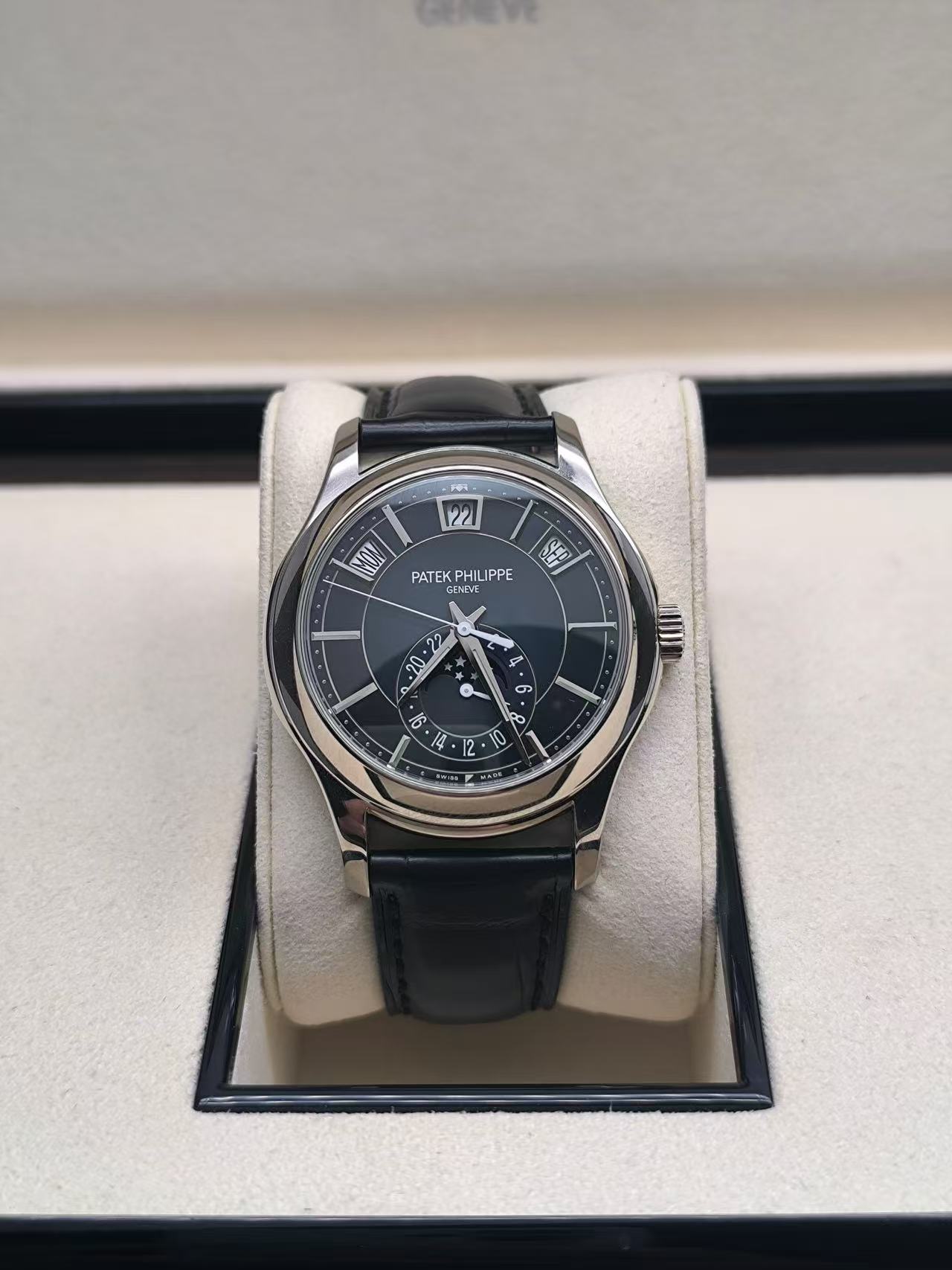Patek Philippe 5205G-013