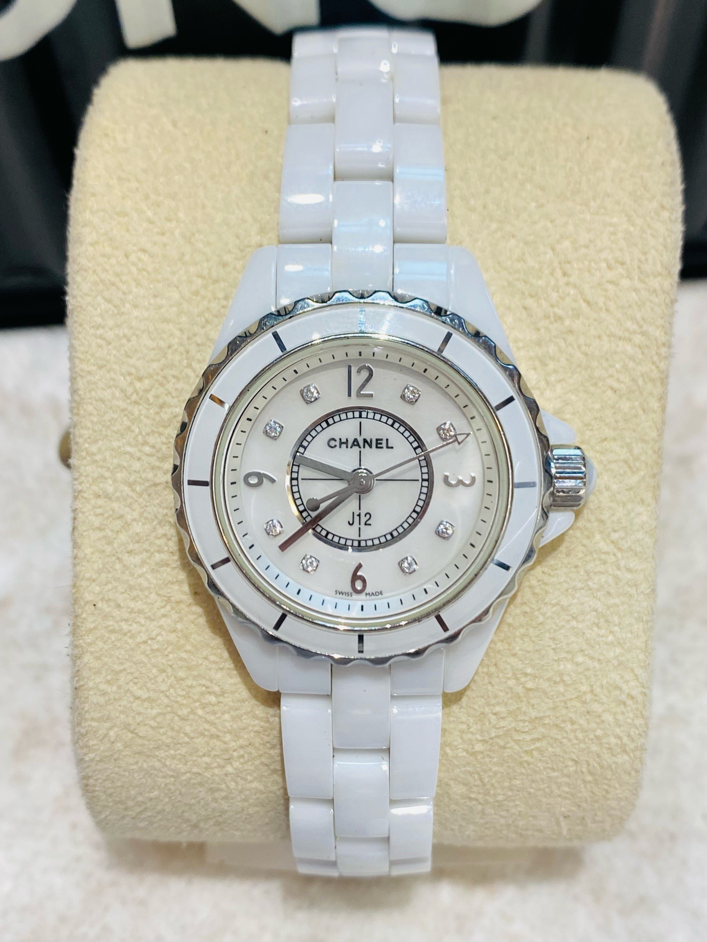Chanel H2570