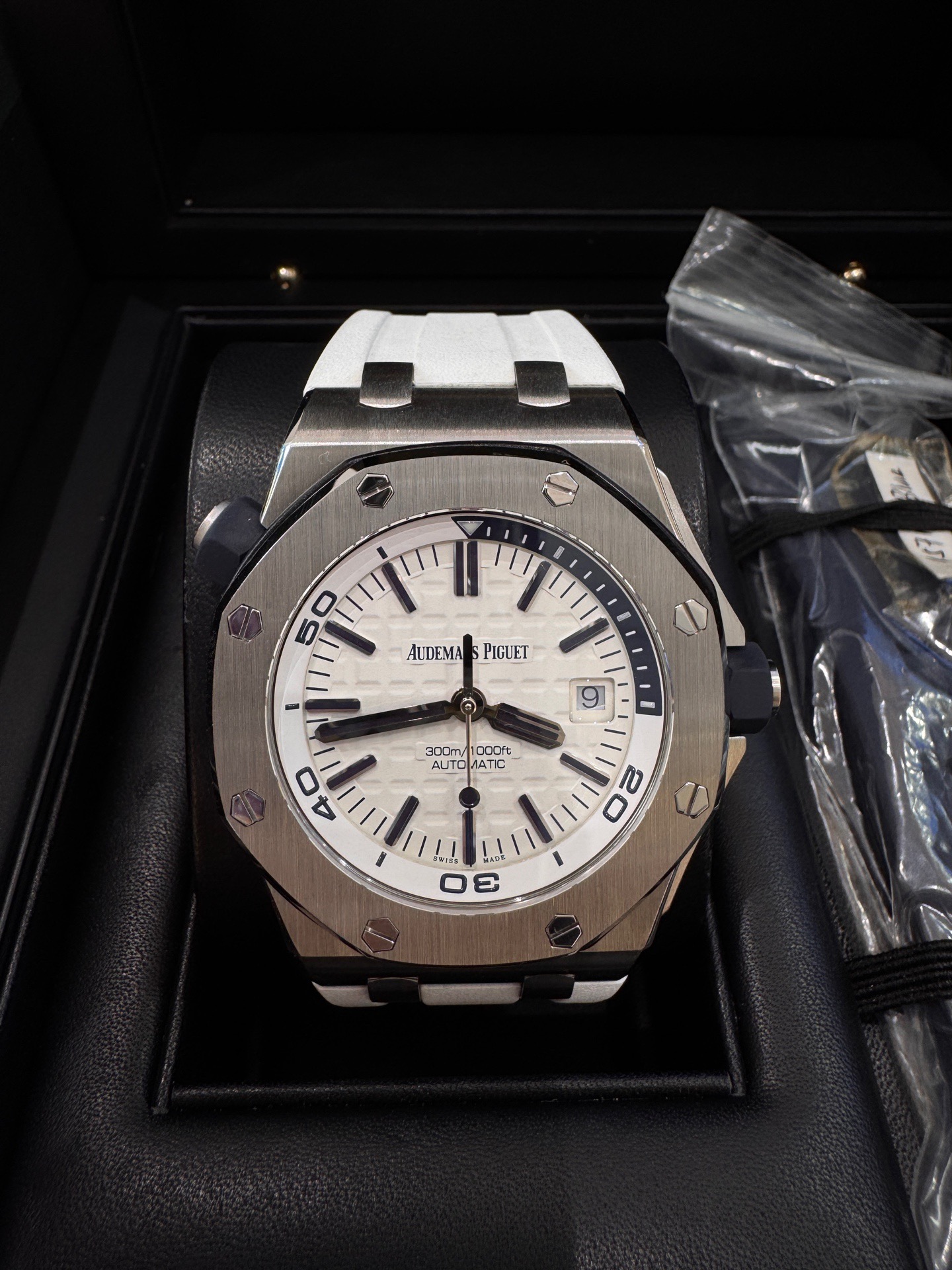 Audemars Piguet 15710ST.OO.A010CA.01