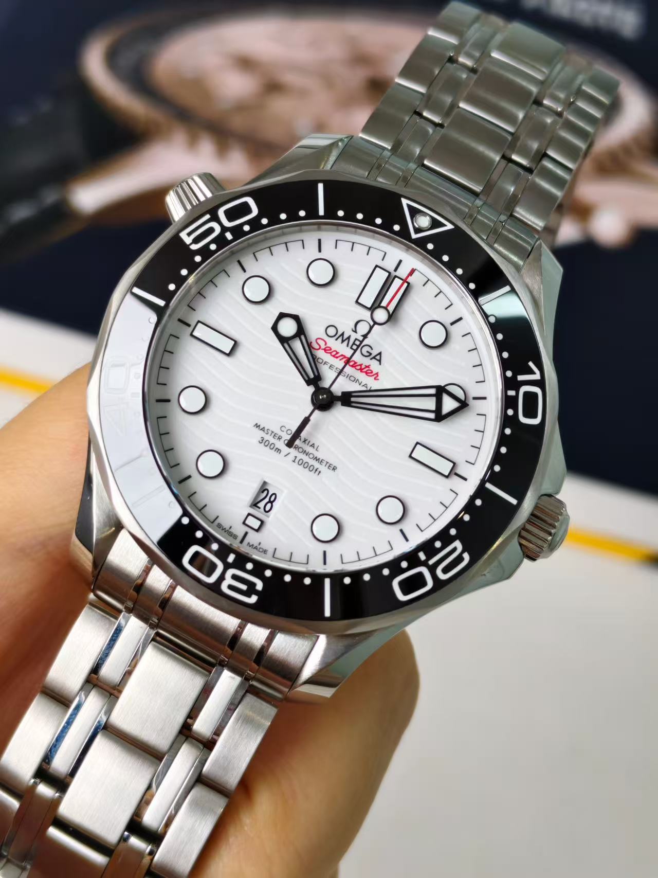 Omega 210.30.42.20.04.001
