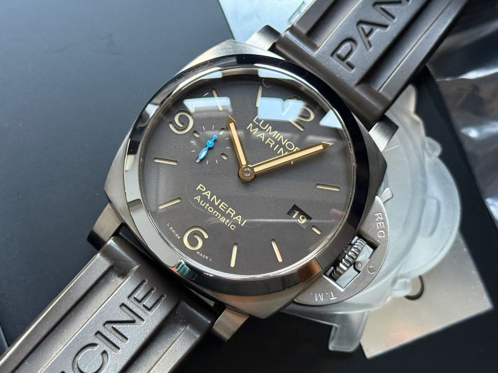 Panerai PAM01351