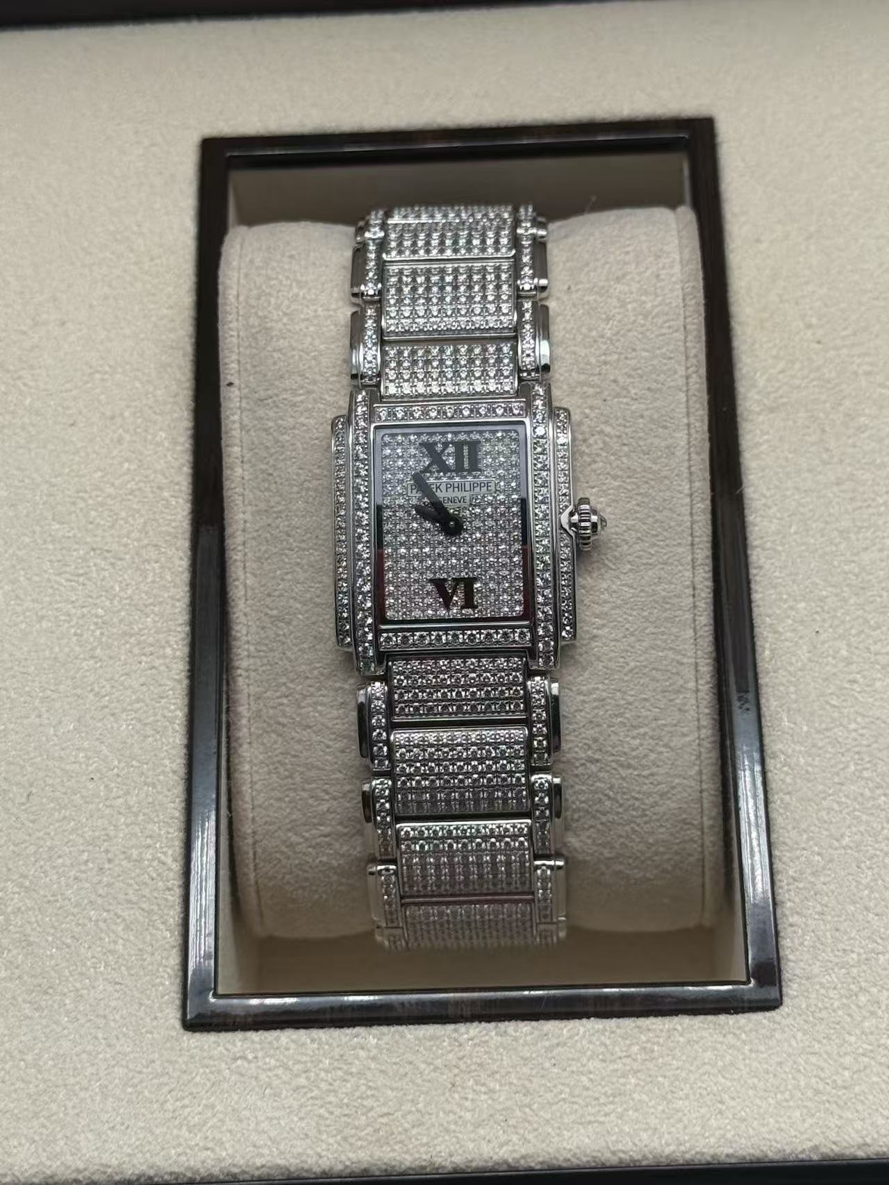 Patek Philippe 4909 / 50g-001
