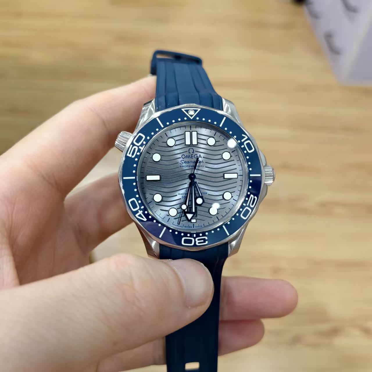 Omega 210.32.42.20.06.001