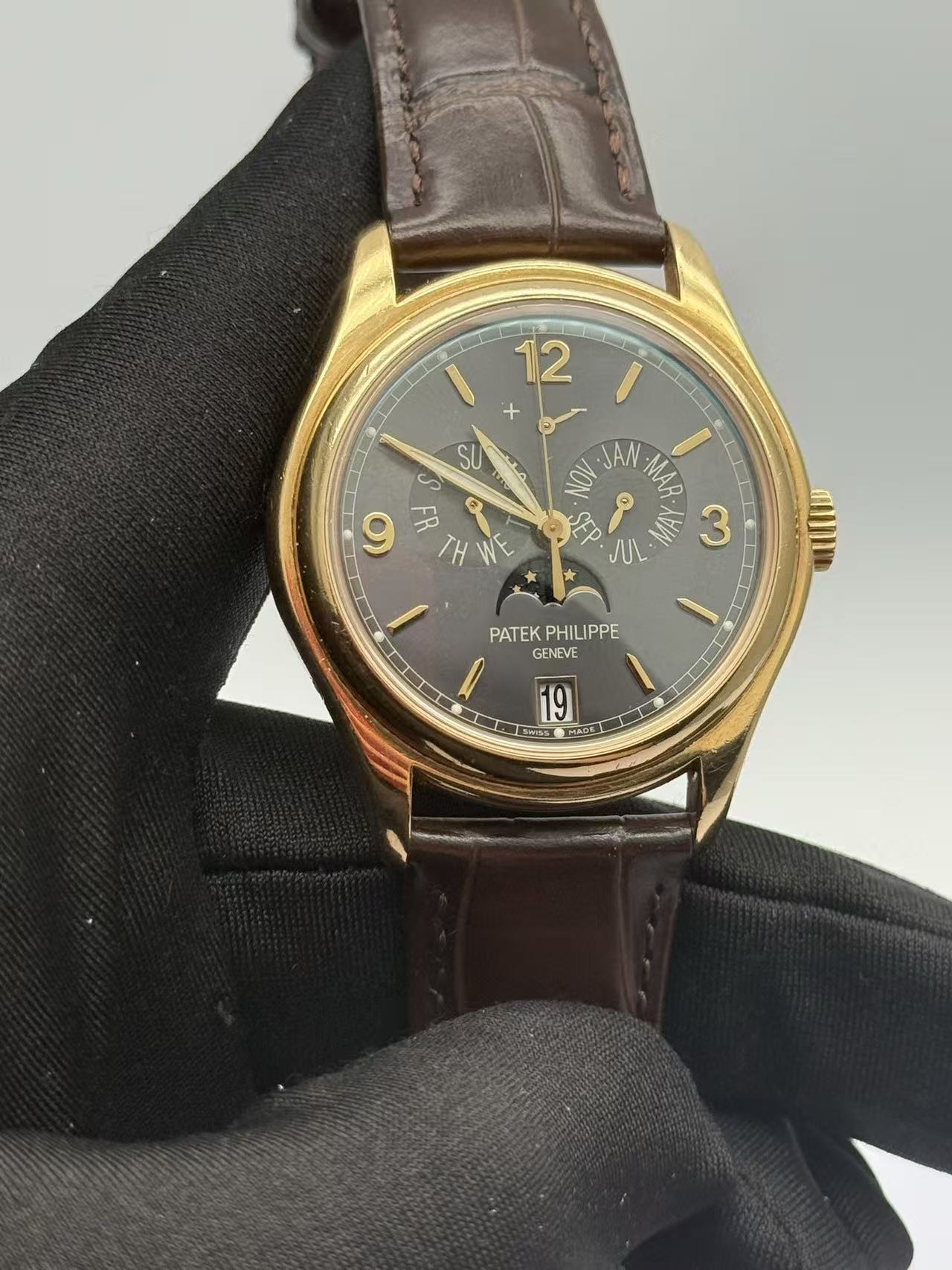 Patek Philippe 5146J-010