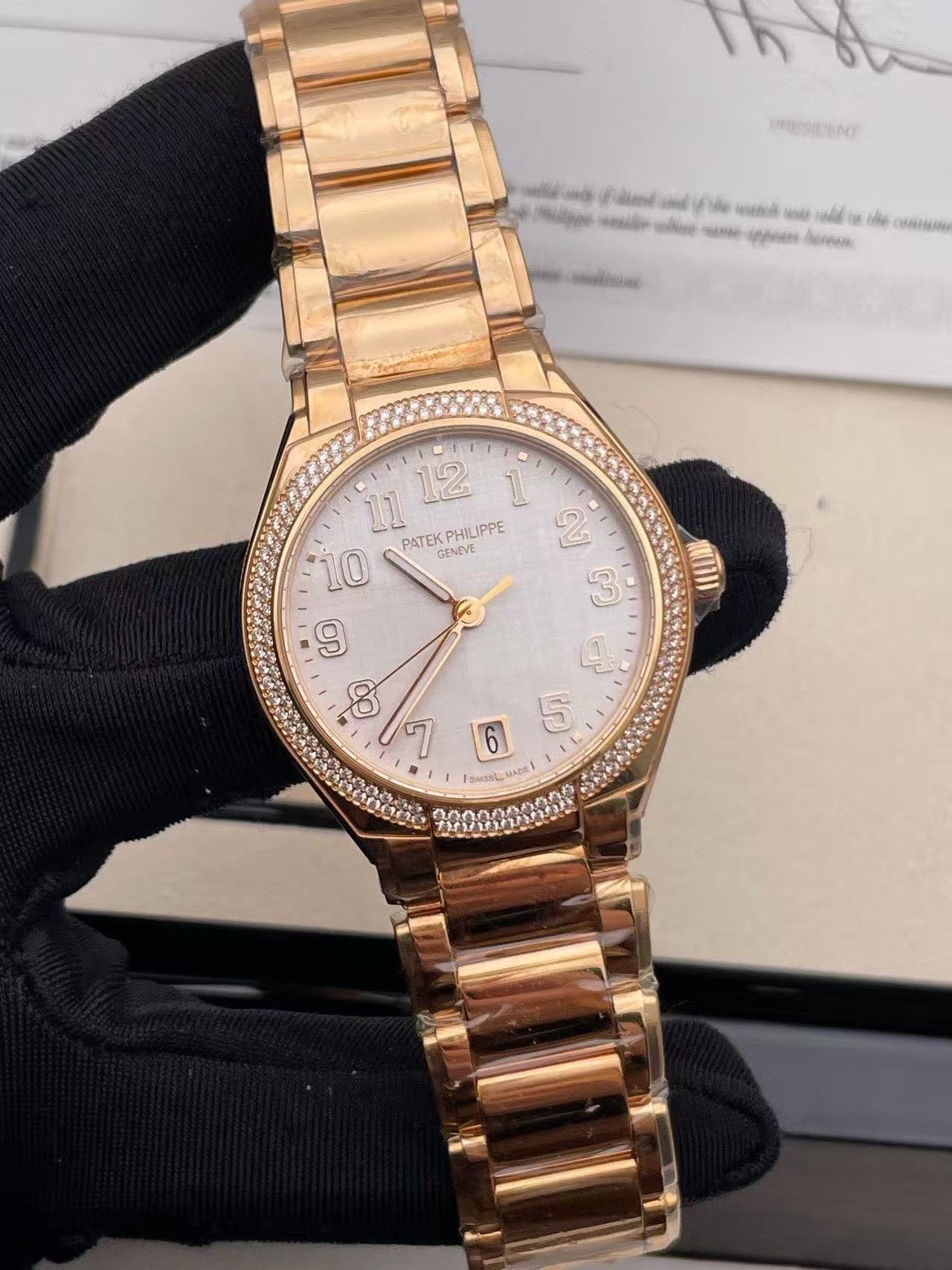 Patek Philippe 7300 / 1200R