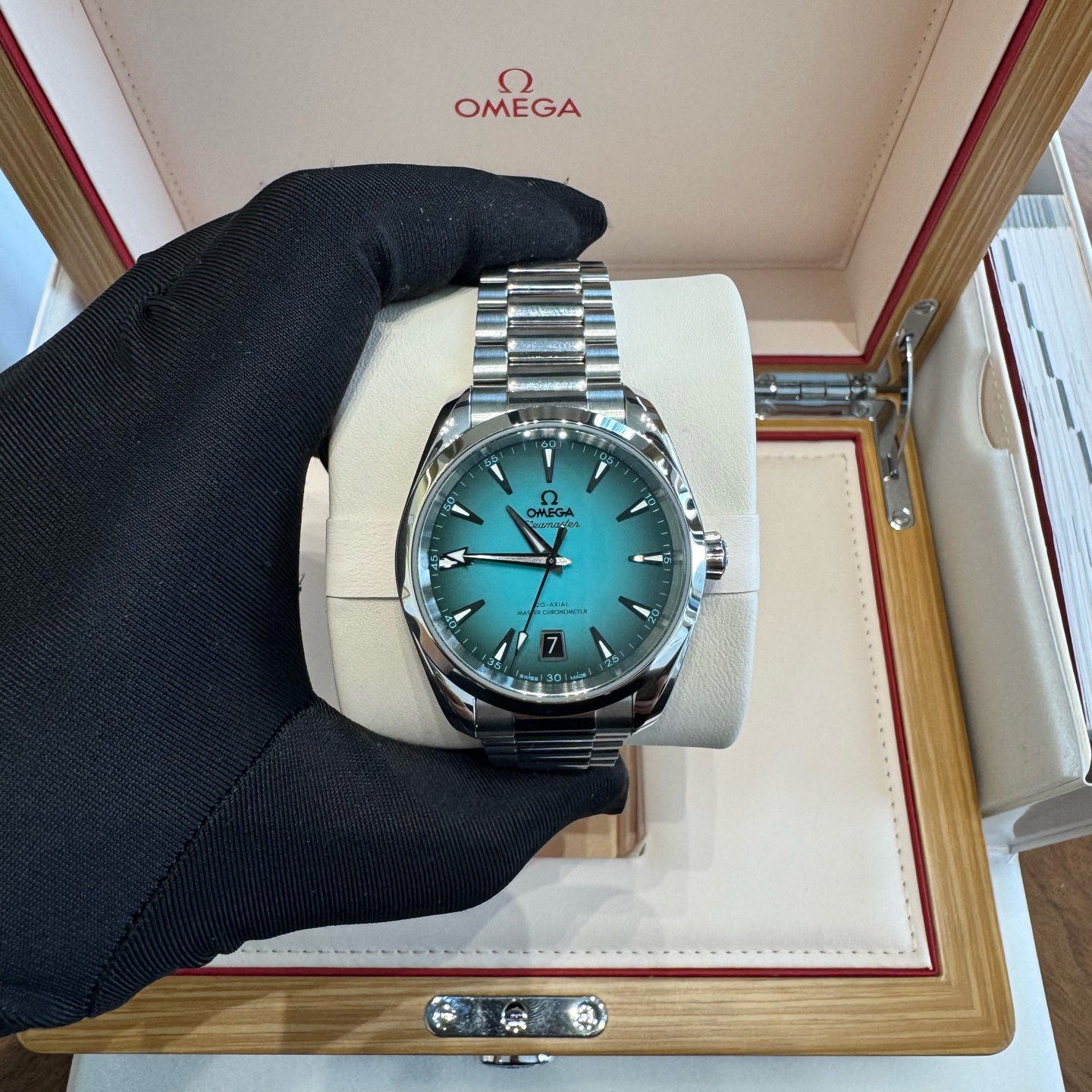Omega 220.10.38.20.03.005