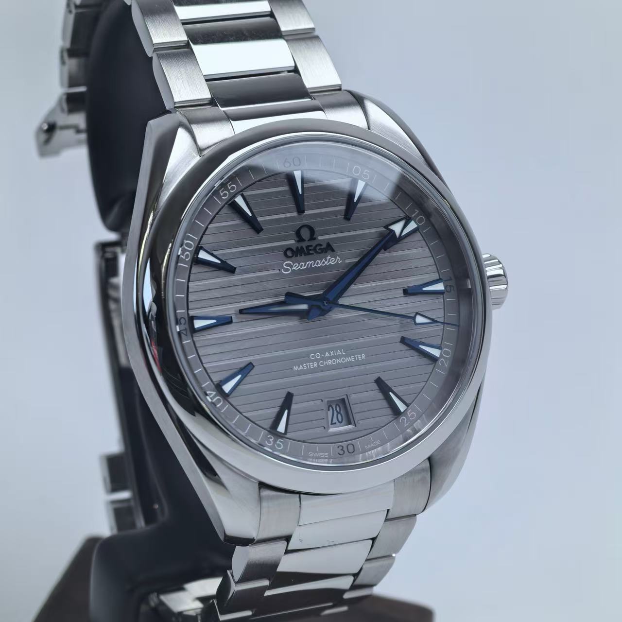 Omega 220.10.41.21.06.001