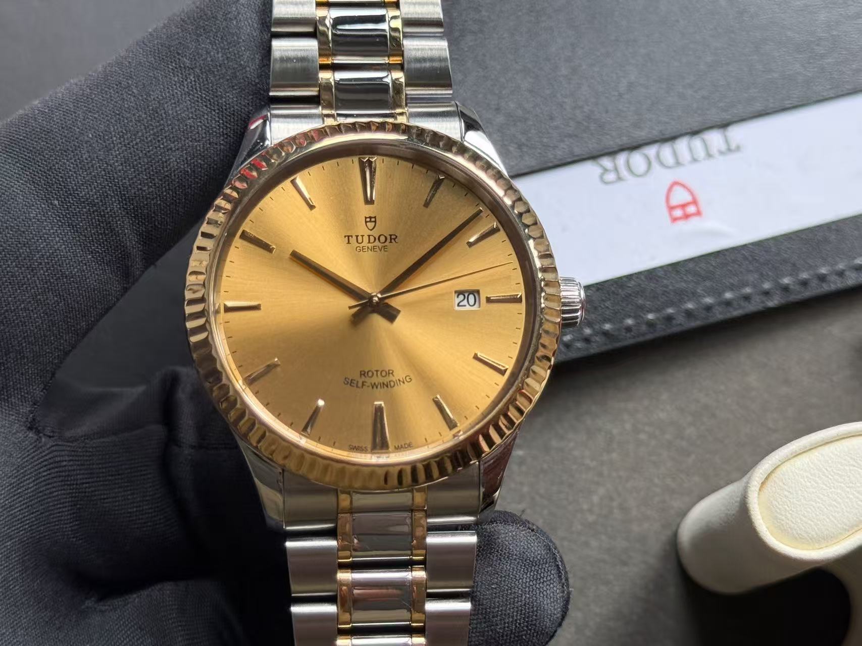 Tudor m12713-0001