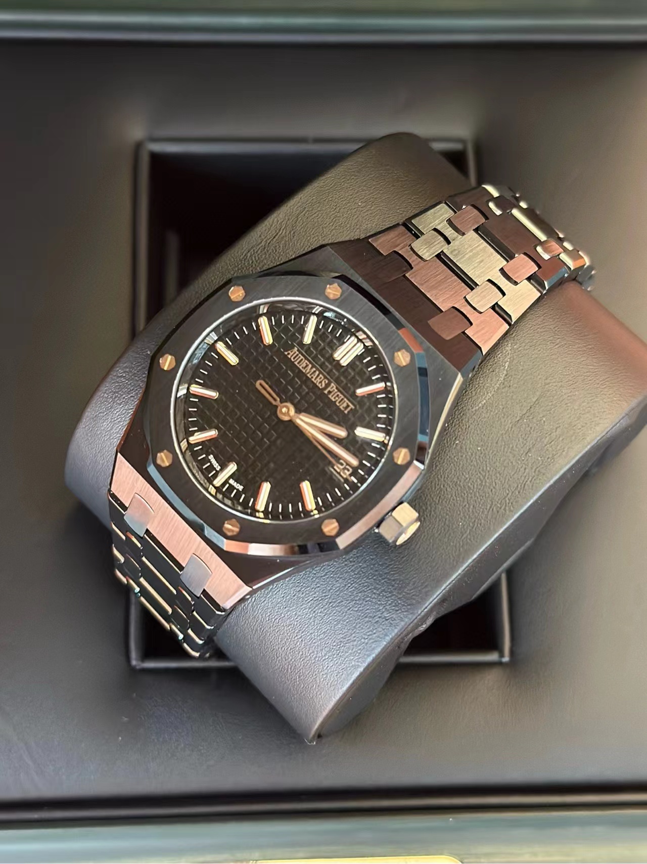 Audemars Piguet 77350CE.OO.1266CE.01 detail 2
