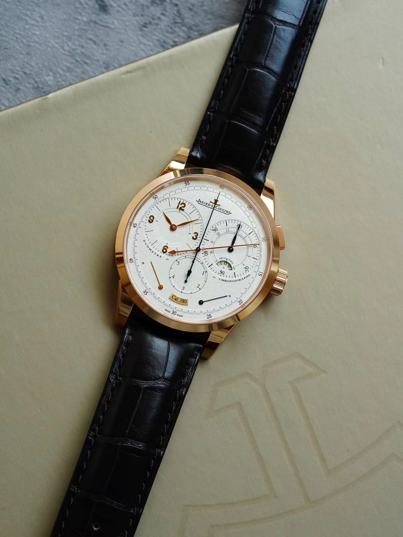 Jaeger-LeCoultre 6012420 detail 2