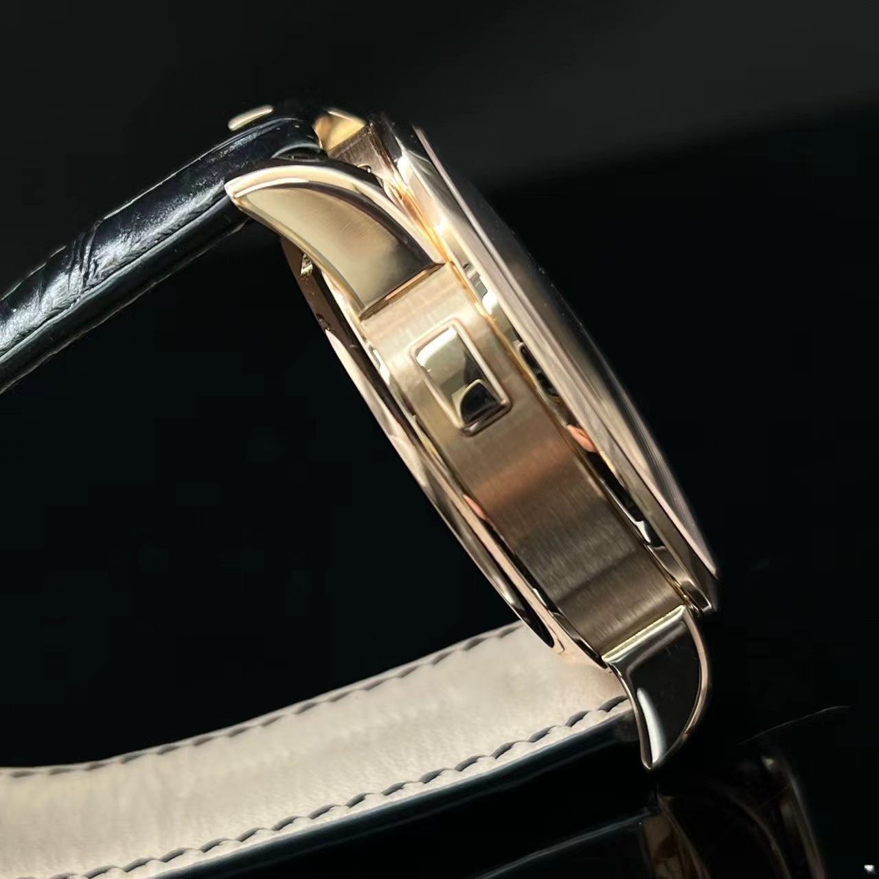 Jaeger-LeCoultre 6042520 detail 3