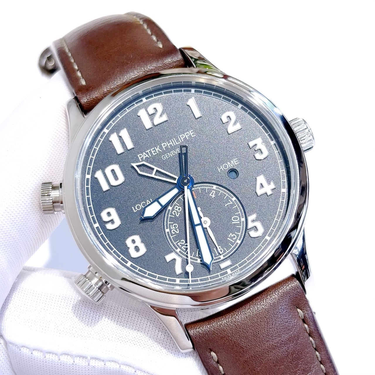 Patek Philippe 5524G-001 detail 1