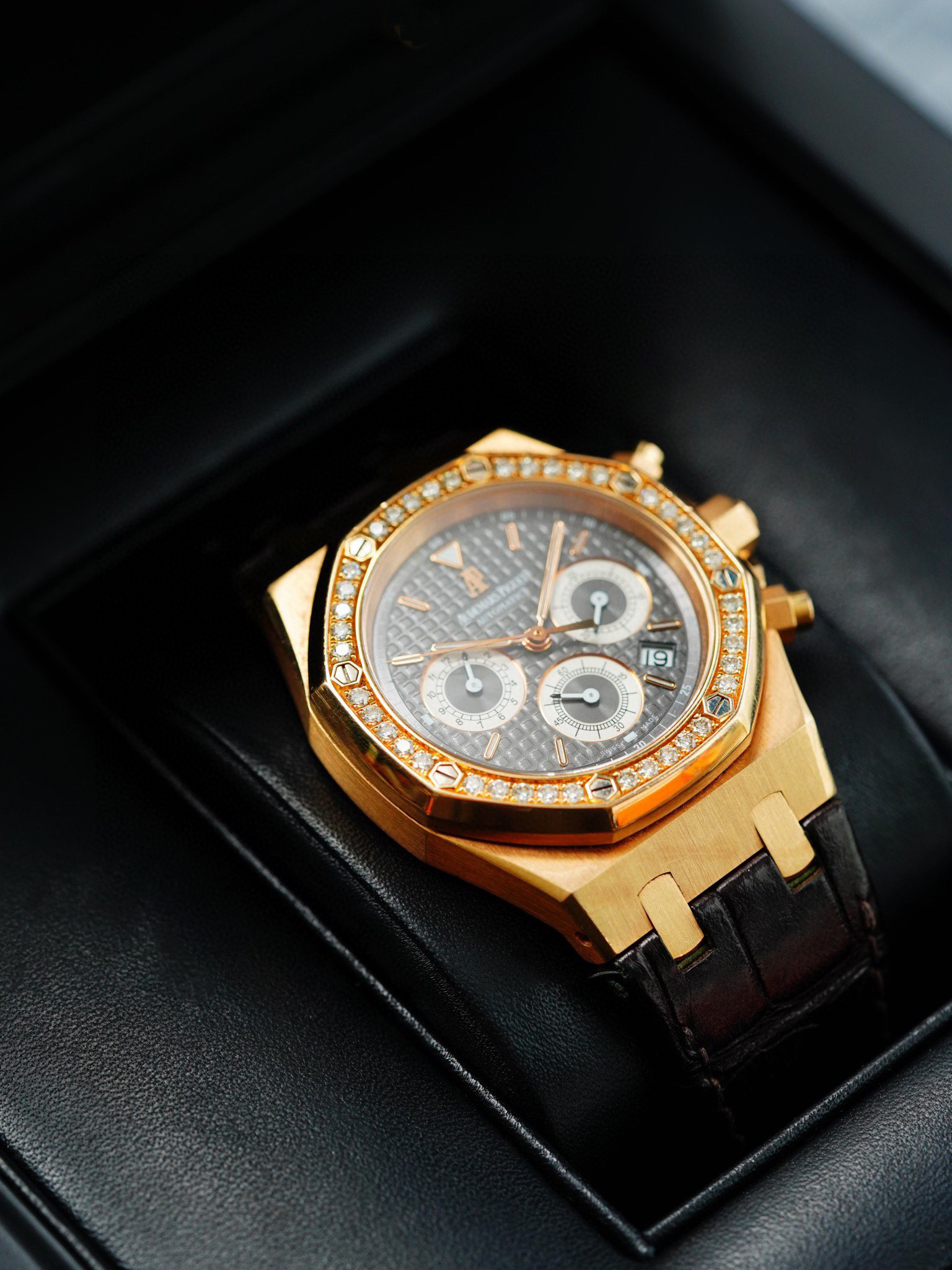 Audemars Piguet 26557OR.ZZ.D098CR.02