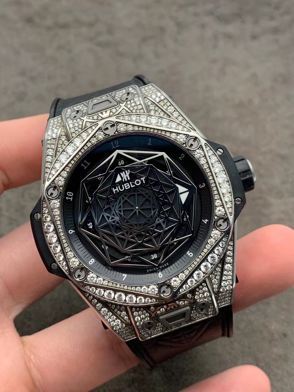Hublot 415.NX.1112.VR.1704.MXM17 detail 1