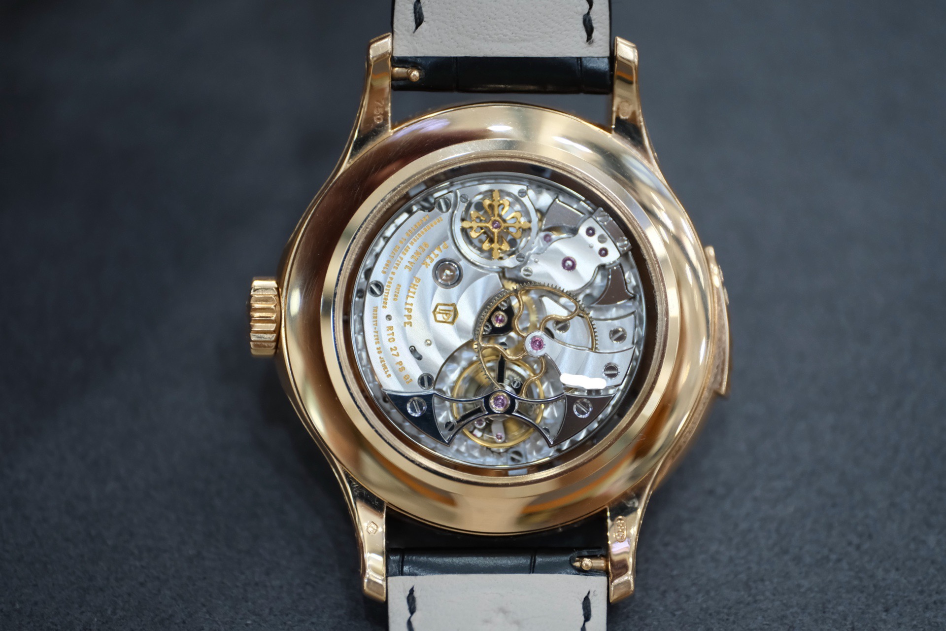 Patek Philippe 5207R-001 detail 5